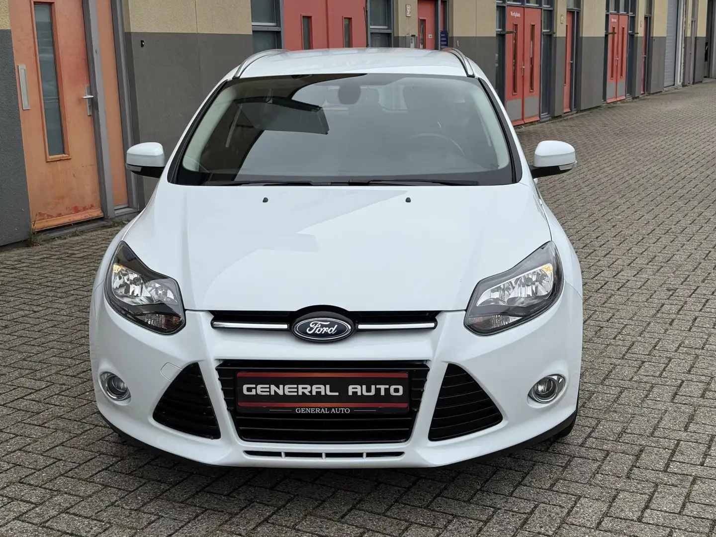 Ford Focus Wagon 1.0 EcoBoost Titanium, Nieuwe Distributie Ri Wit - 2