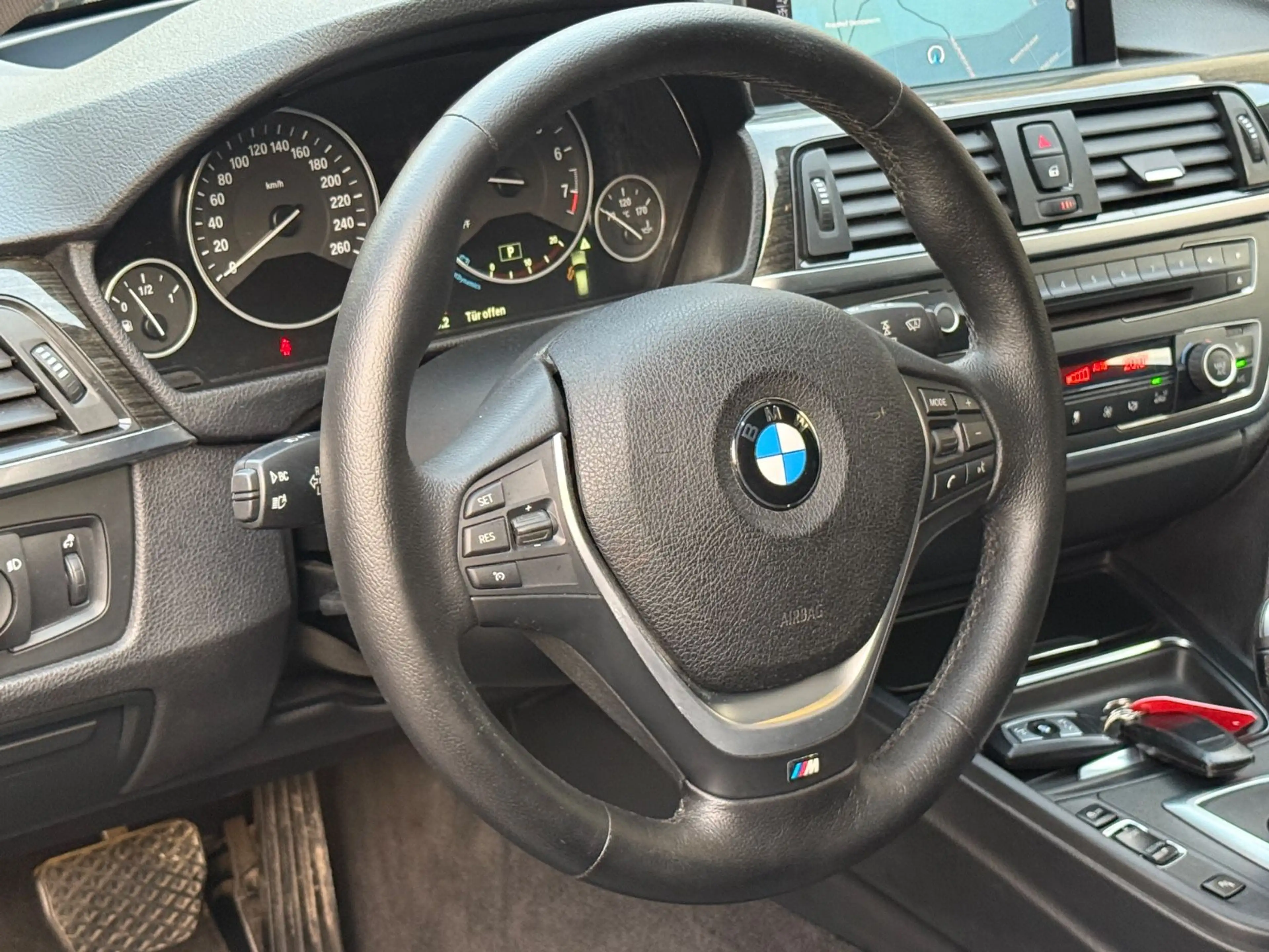 BMW 328 i Touring*Pano*HeadUp*Leder*Navi*LED — photo 14