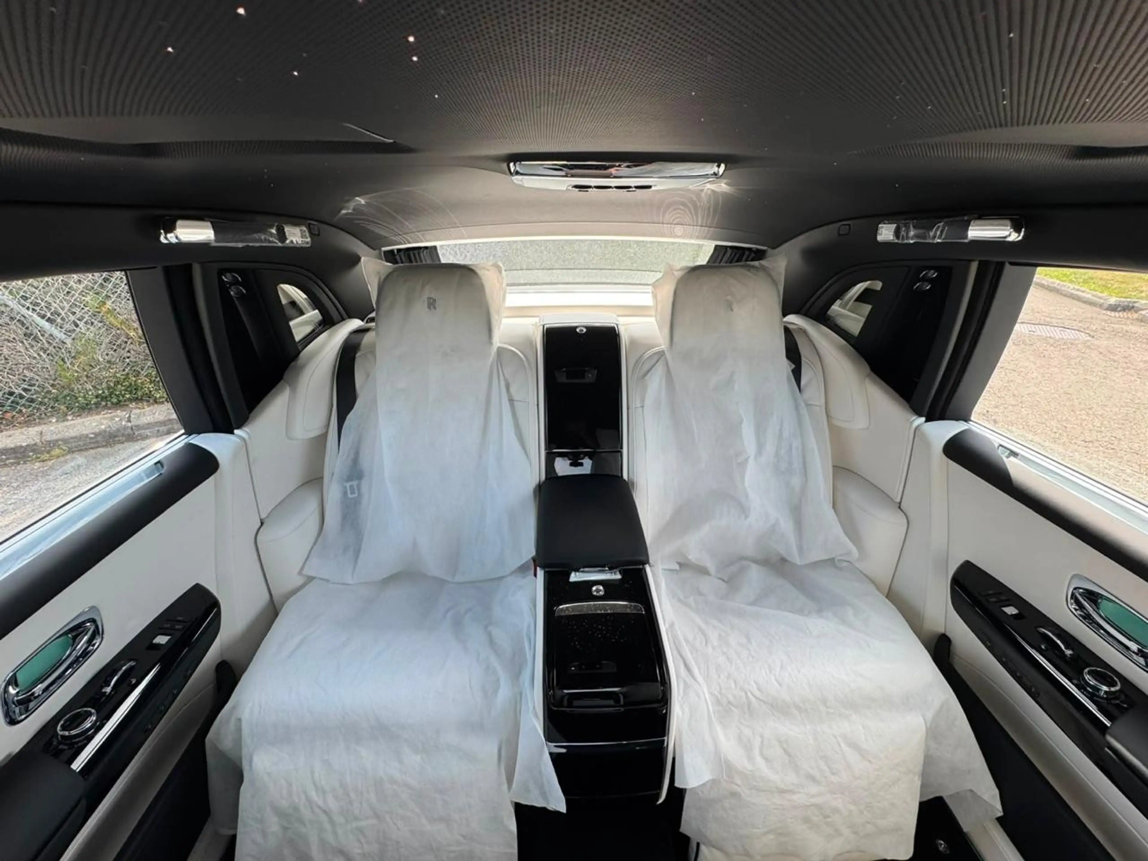 Rolls-Royce Phantom Extended | On Stock | 2027 — photo 9