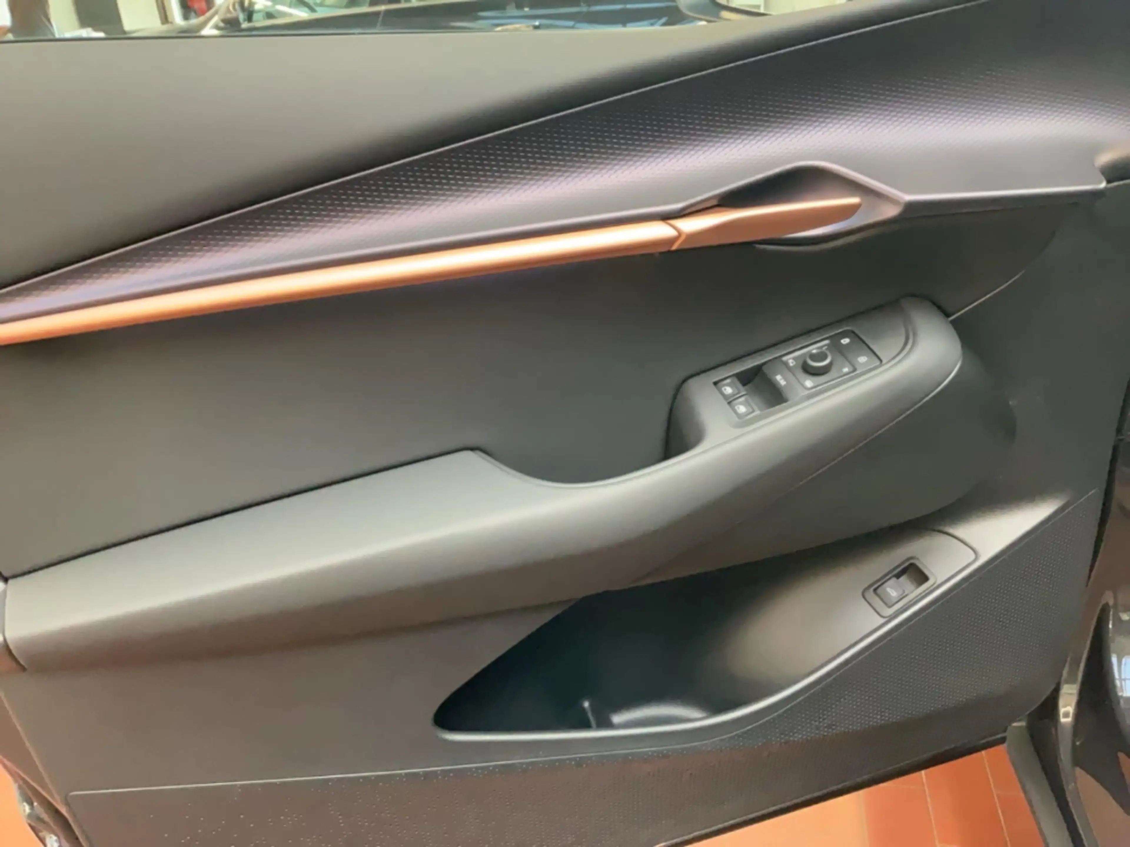 CUPRA Tavascan Endurance 77kWh Alu LED Kamera Navi ACC Sitzh. — photo 12