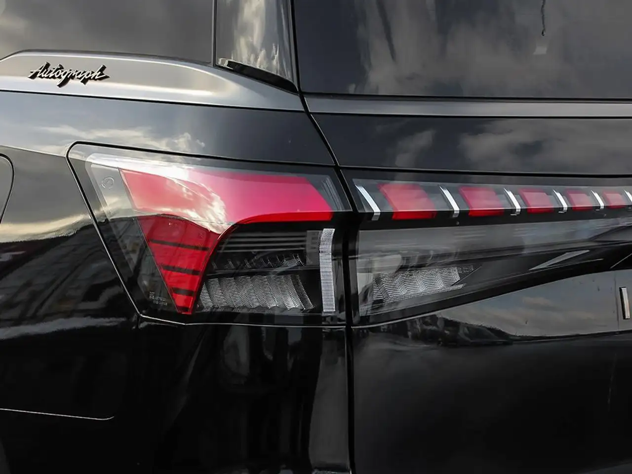 Infiniti QX80 снимка Infiniti QX80