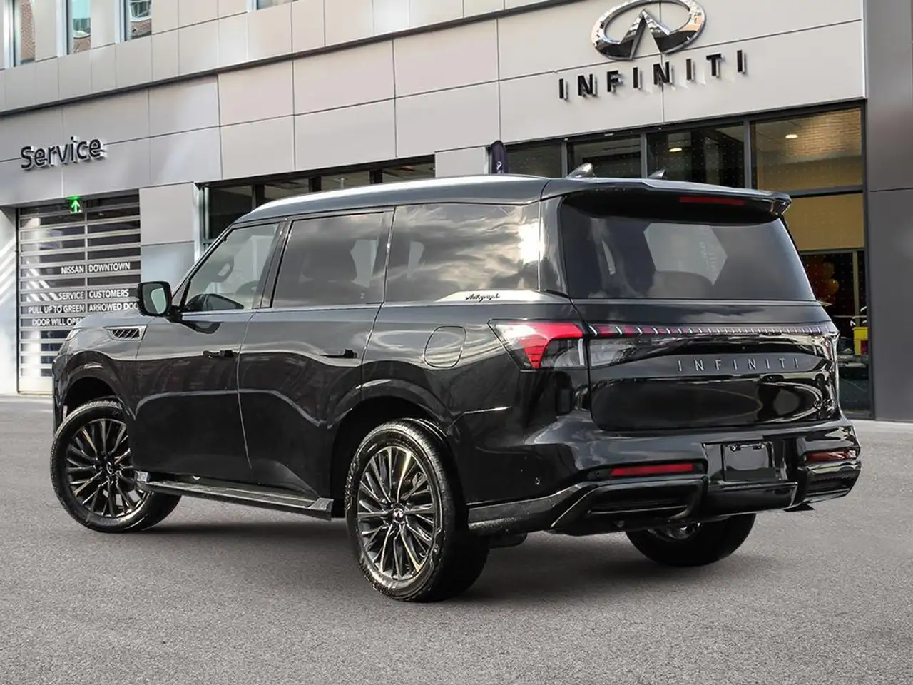 Infiniti QX80 снимка Infiniti QX80