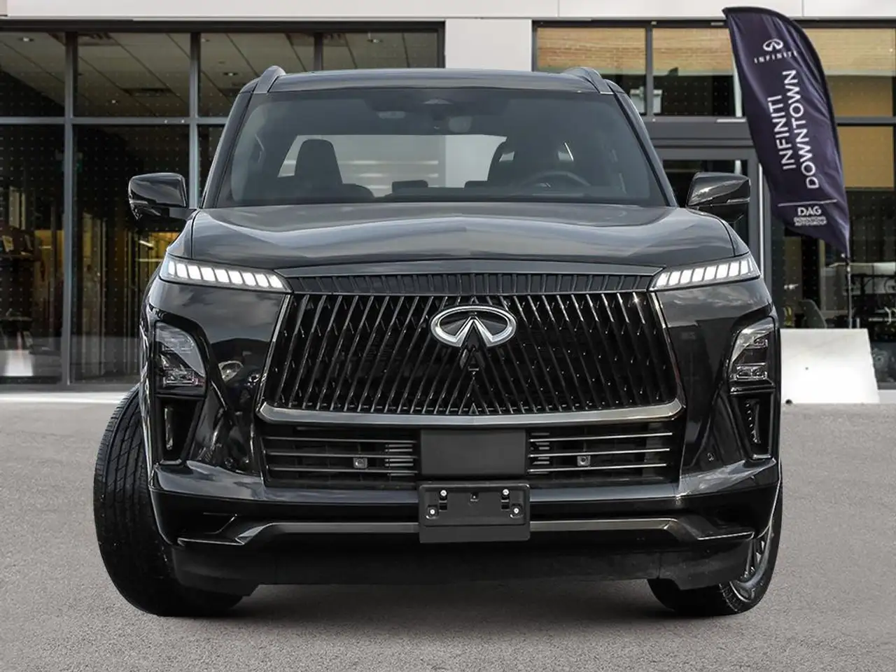 Infiniti QX80 снимка Infiniti QX80