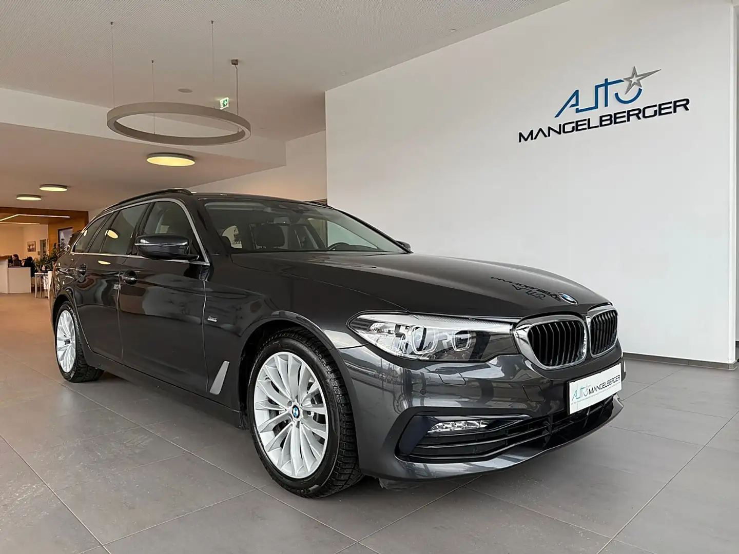BMW 520 d xDrive Touring Aut.  SPORT LINE Grau - 1