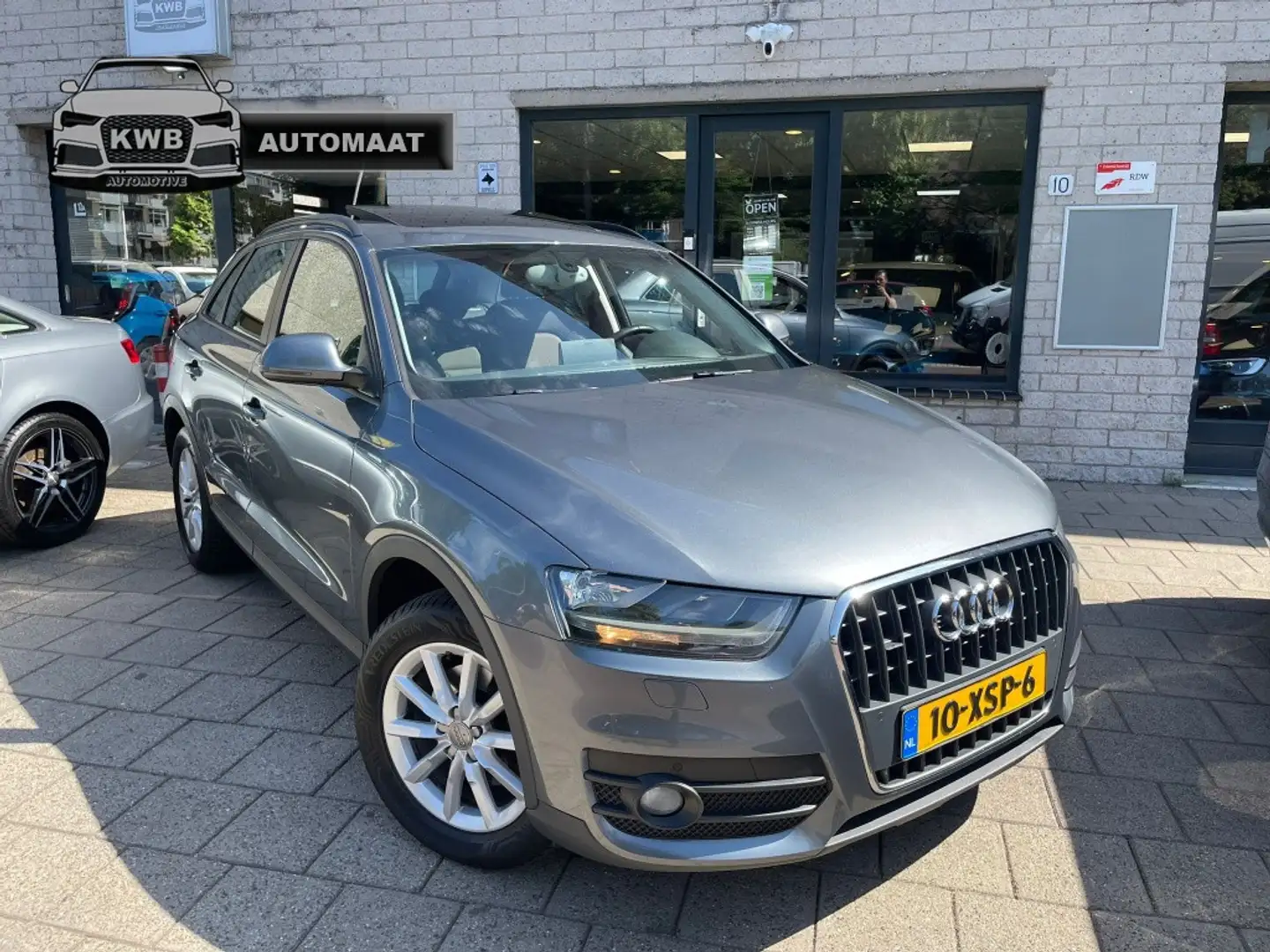 Audi Q3 2.0 TFSI q. Pro Line Pano camera Automaat Grau - 1