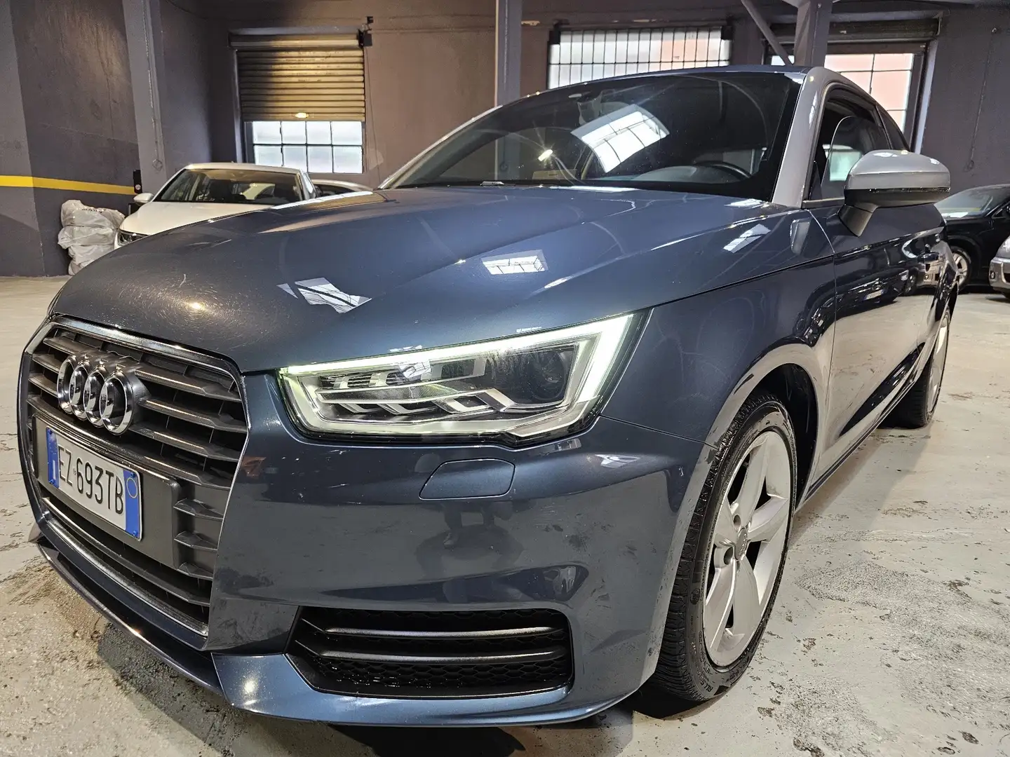 Audi A1 NEOPATENTATI A1 1.4 TDI LED XENO S-TRONIC NAVIGAT Blau - 1