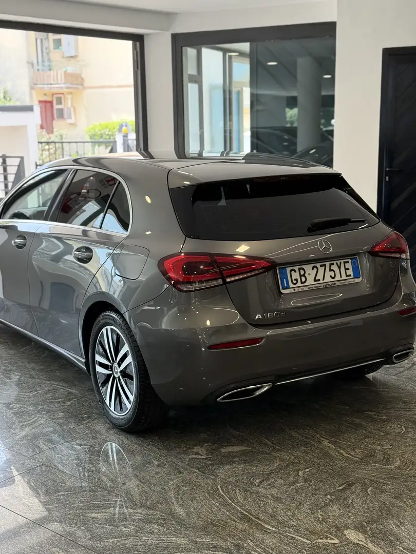 Mercedes-Benz A 180 d Sport Extra auto Grigio - 2