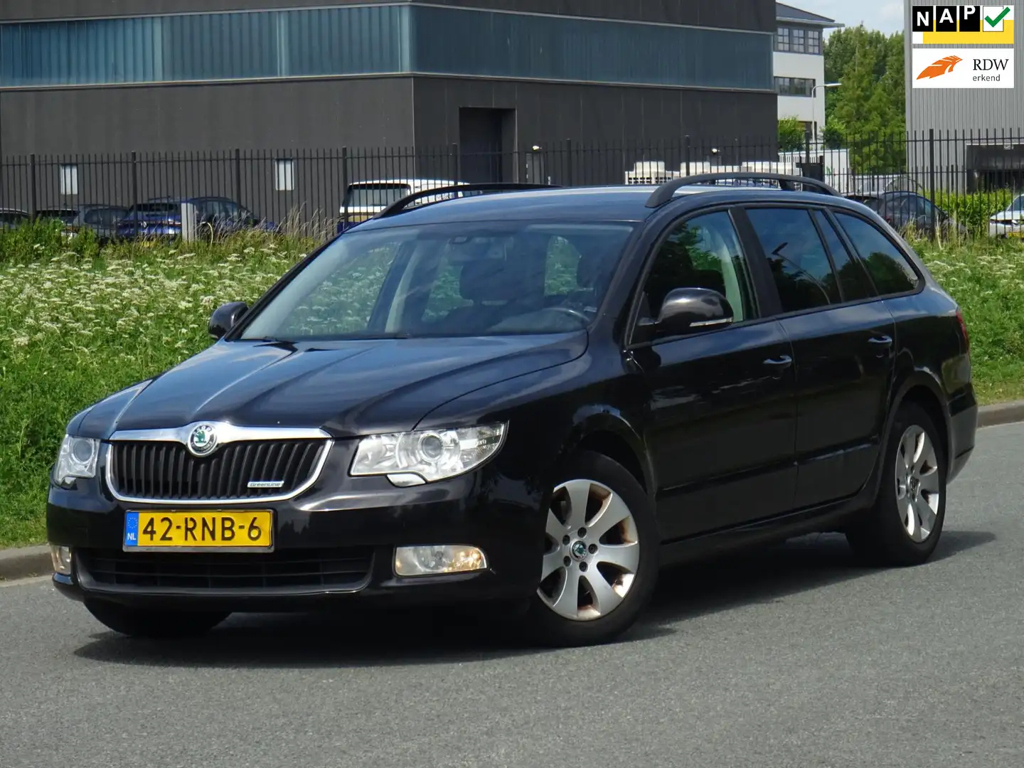 Skoda Superb Combi 1.6 TDI Greenline Business Line NAVI/PDC crna - 1