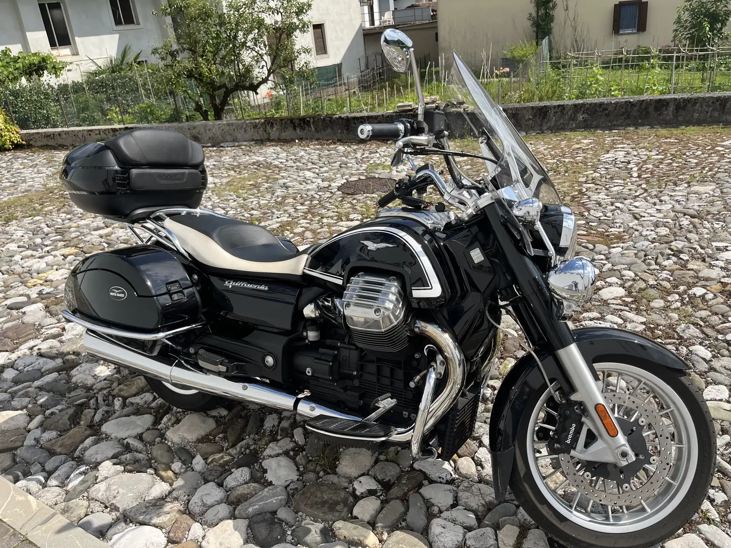 Moto Guzzi California 1400 Touring - 1