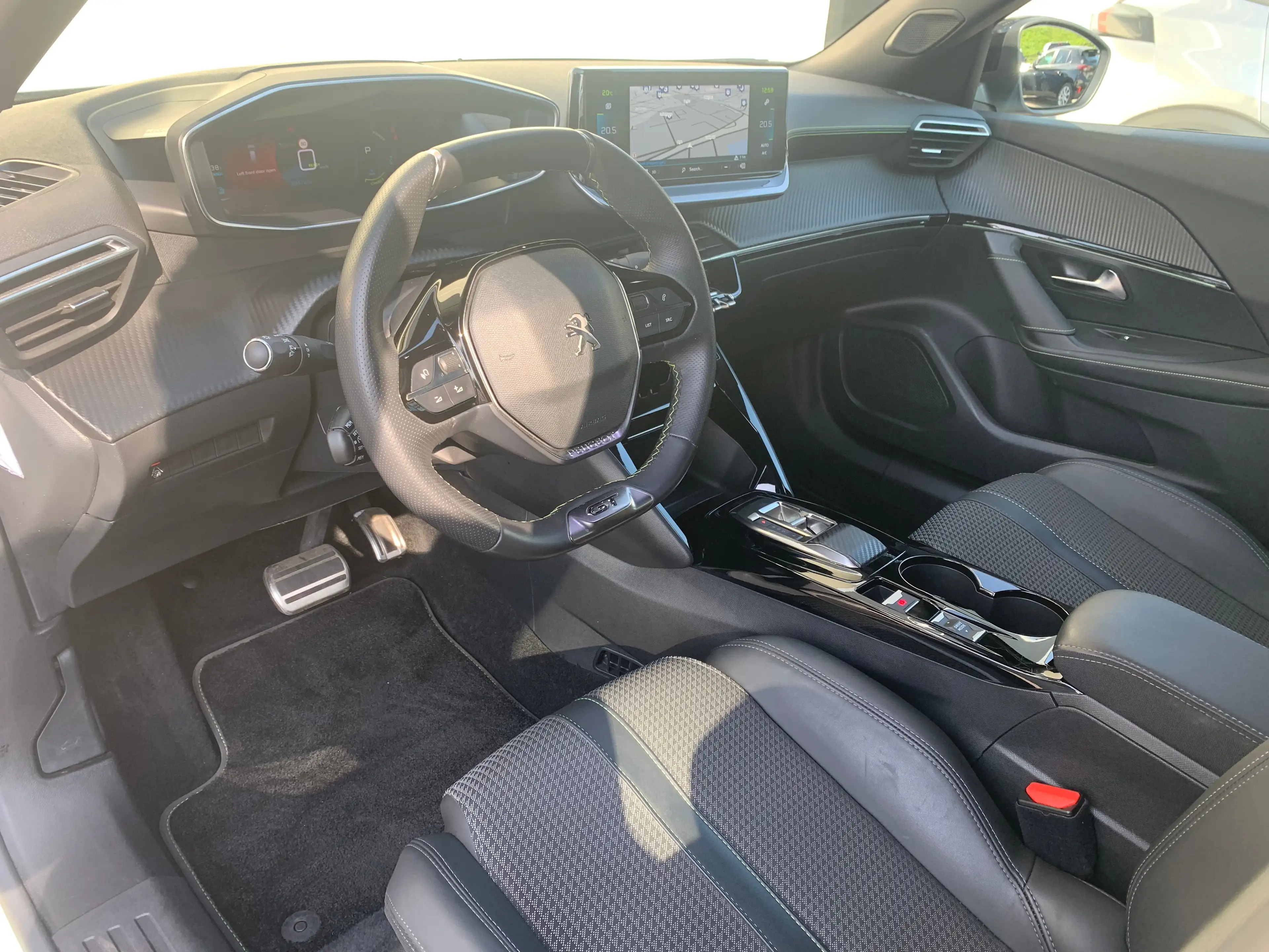 Peugeot e-2008 EV GT 50 kWh SOH 94% | Airco | Camera | Cruise Con — photo 8