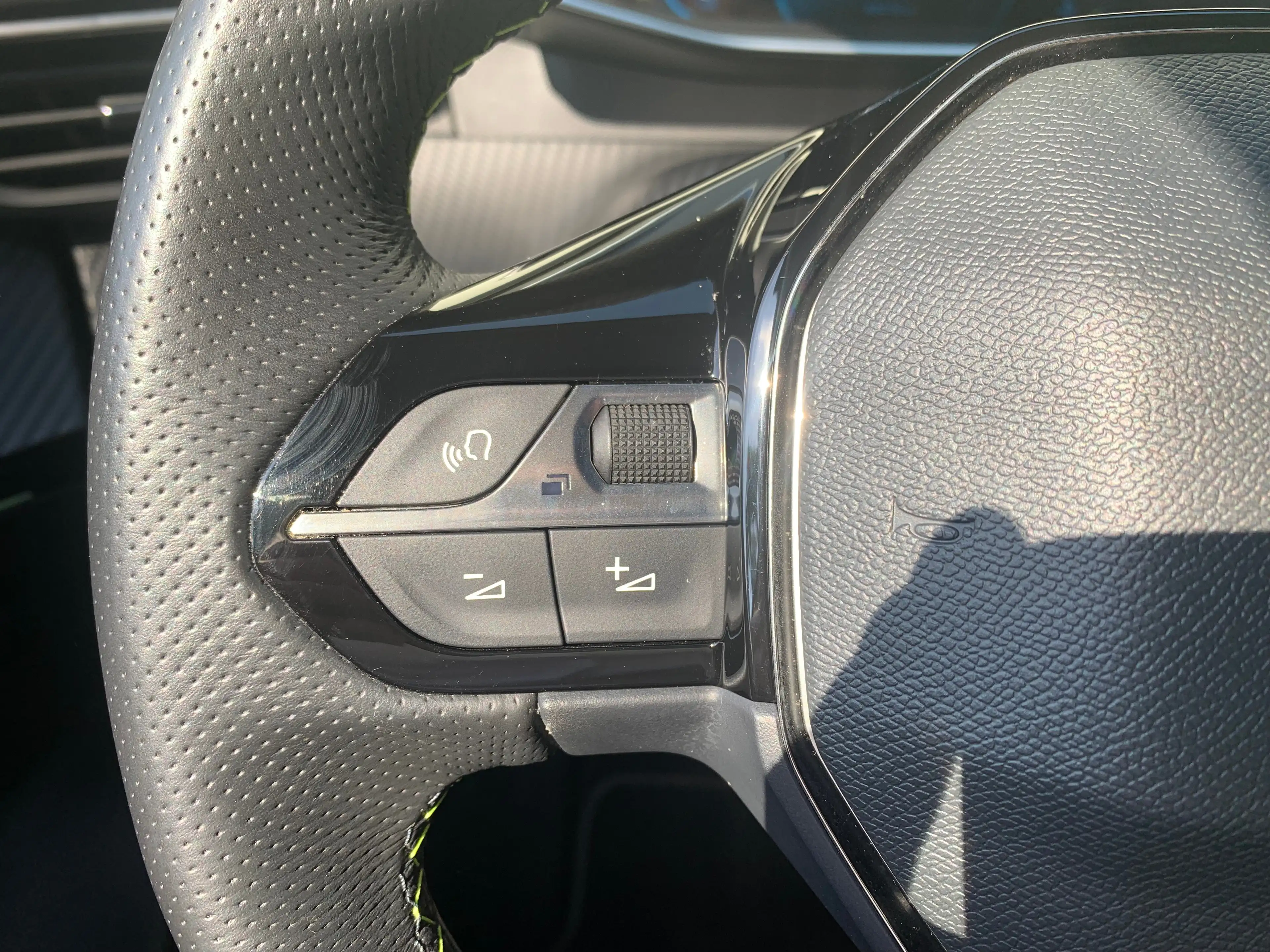 Peugeot e-2008 EV GT 50 kWh SOH 94% | Airco | Camera | Cruise Con — photo 13