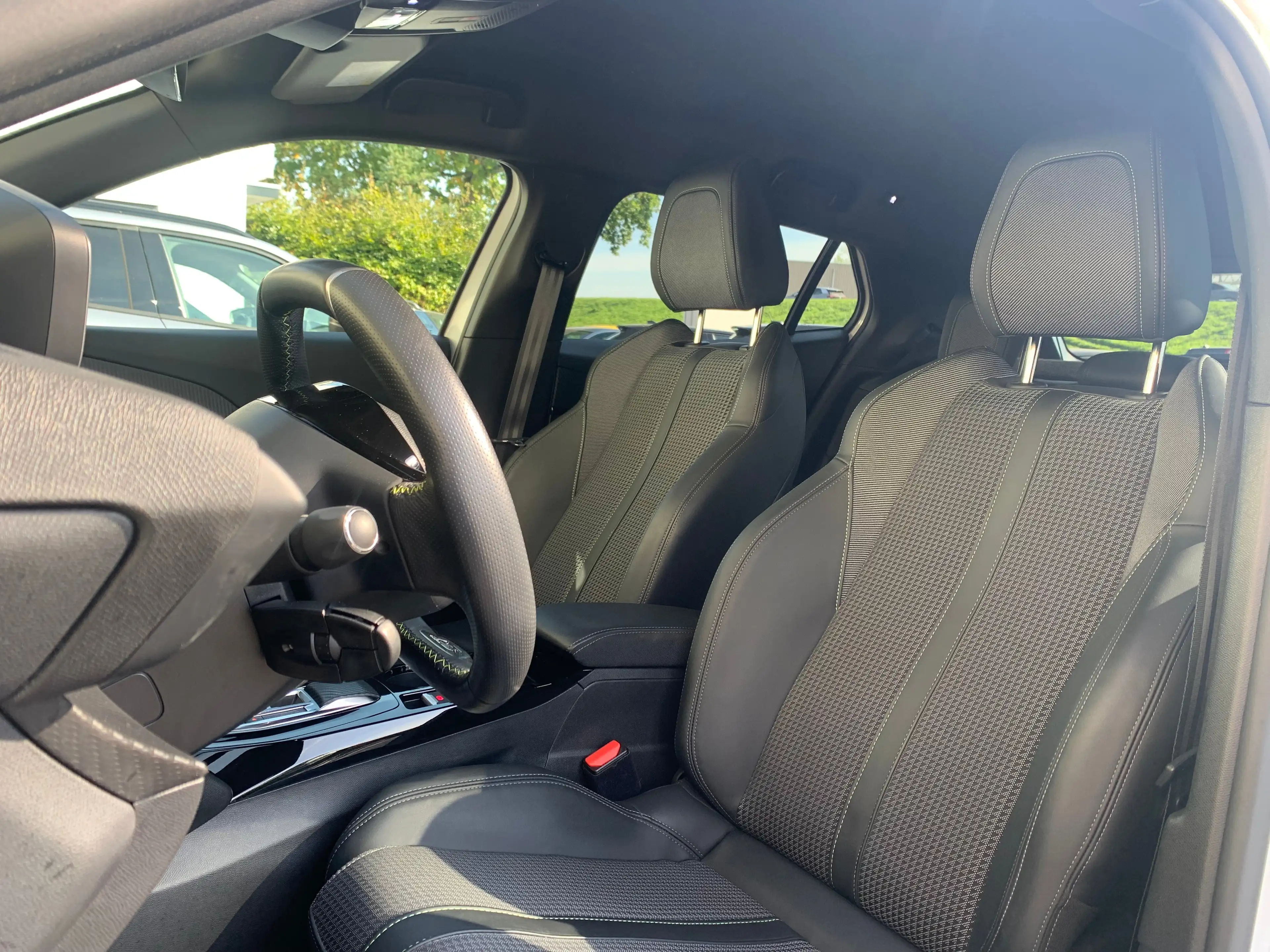 Peugeot e-2008 EV GT 50 kWh SOH 94% | Airco | Camera | Cruise Con — photo 28