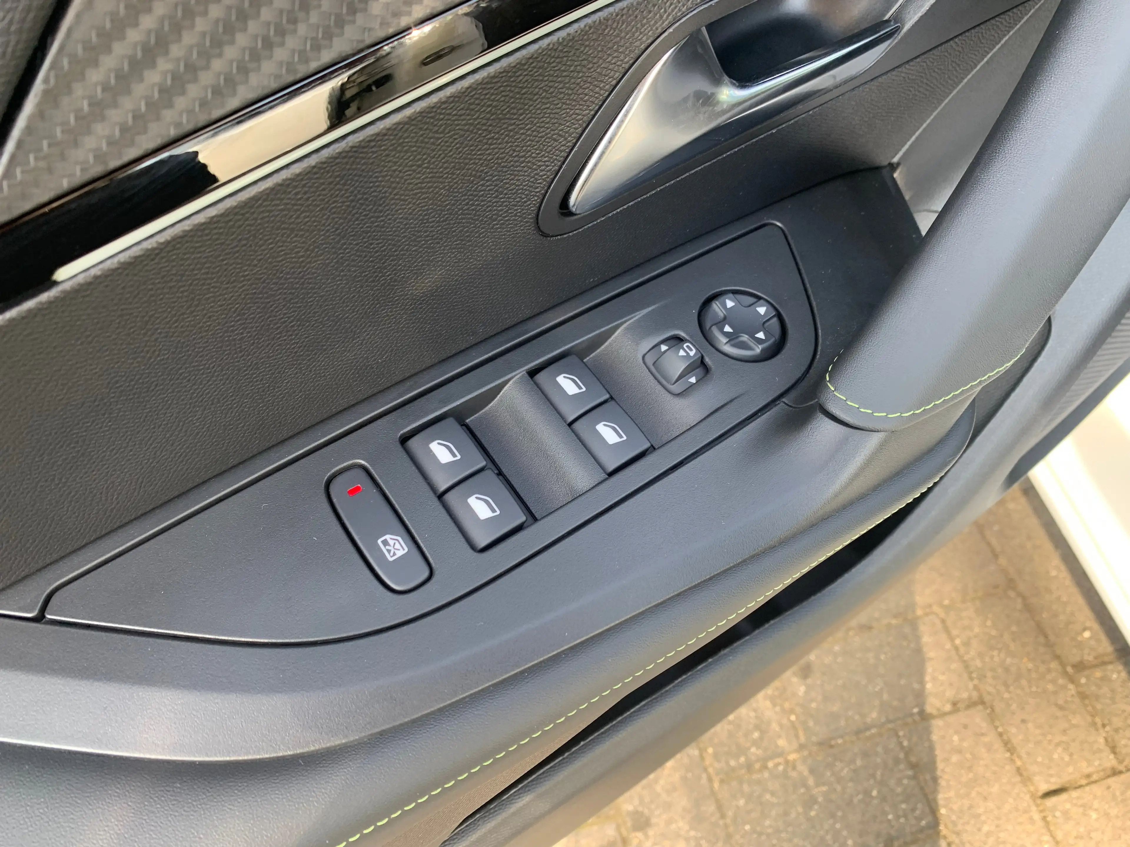 Peugeot e-2008 EV GT 50 kWh SOH 94% | Airco | Camera | Cruise Con — photo 9