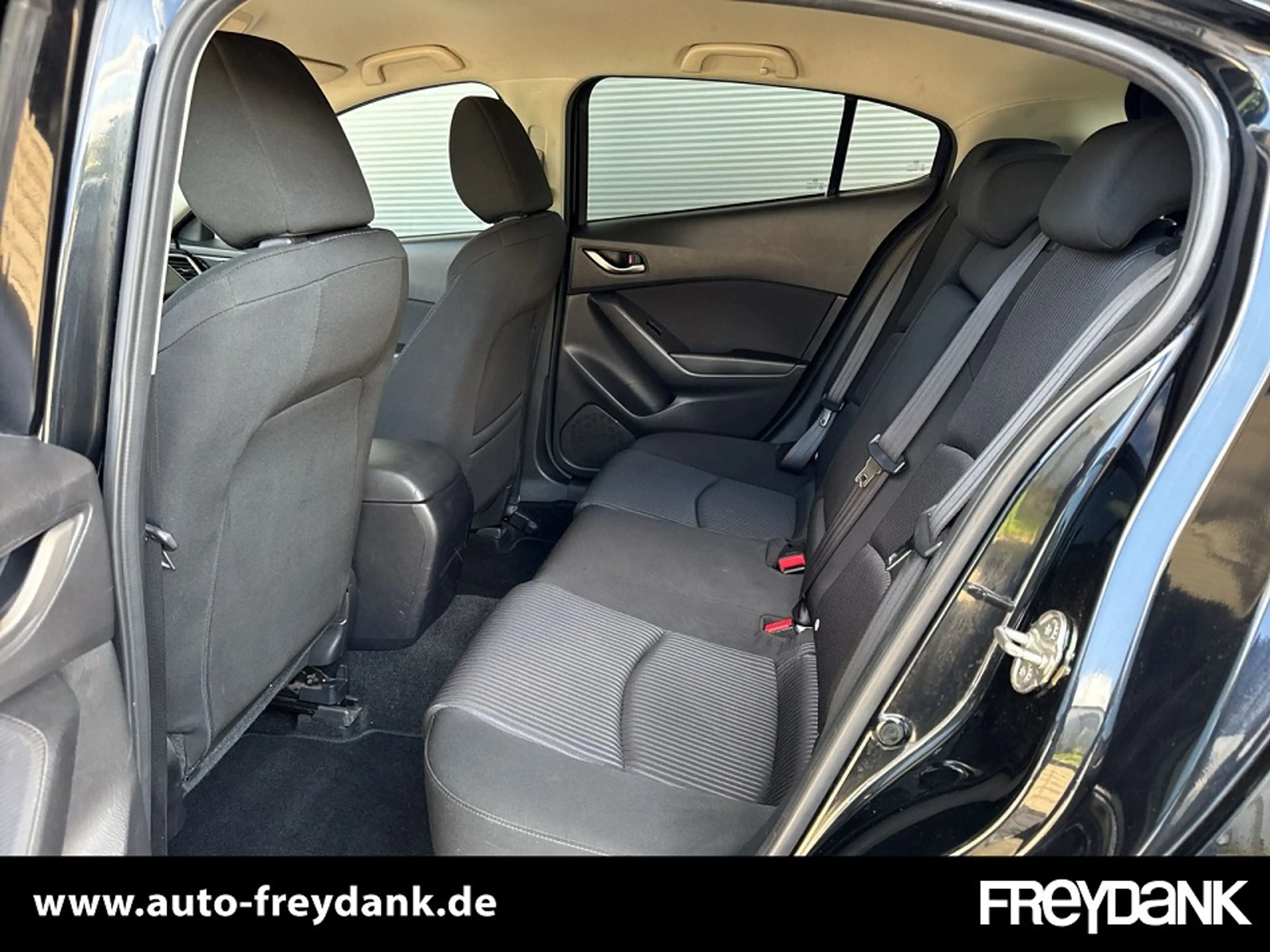 Mazda 3 SKYACTIV-G 120 88 kW (120 PS) CENTERLINE,Touringpa — photo 11