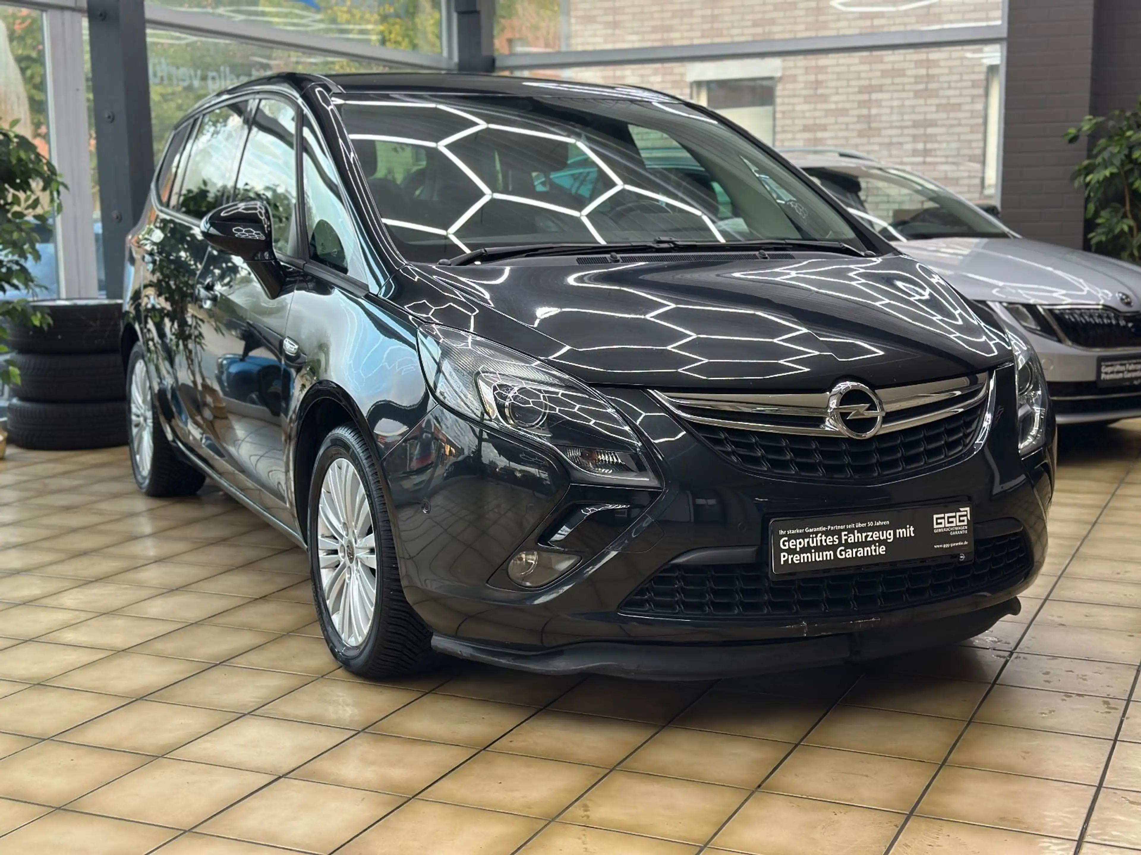 Opel Zafira C Tourer Edition*HU/AU*AHK*TEMP*KLIMA*NAV — photo 2