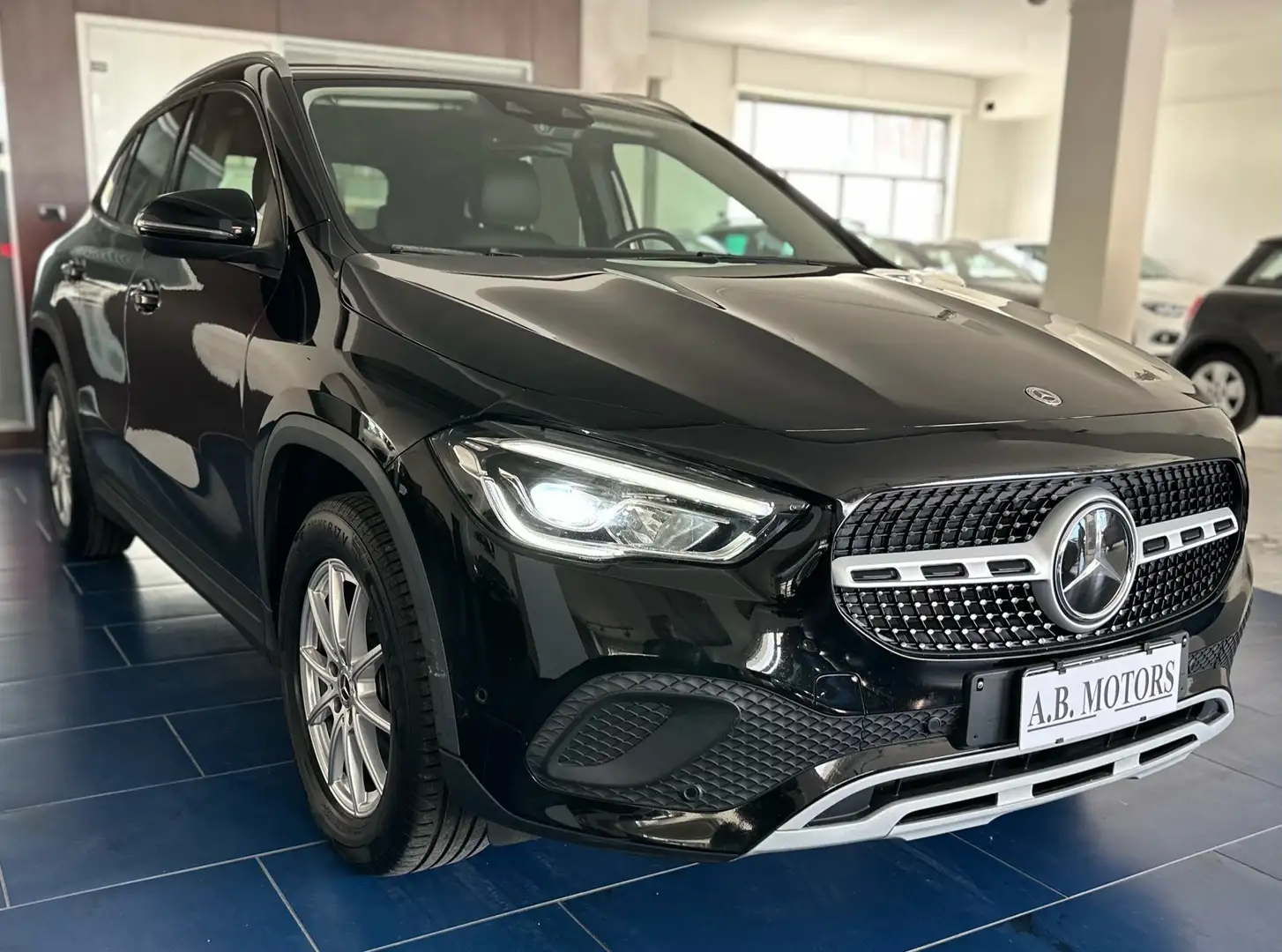 Mercedes-Benz GLA 180 GLA 180 d Business Extra auto Nero - 1