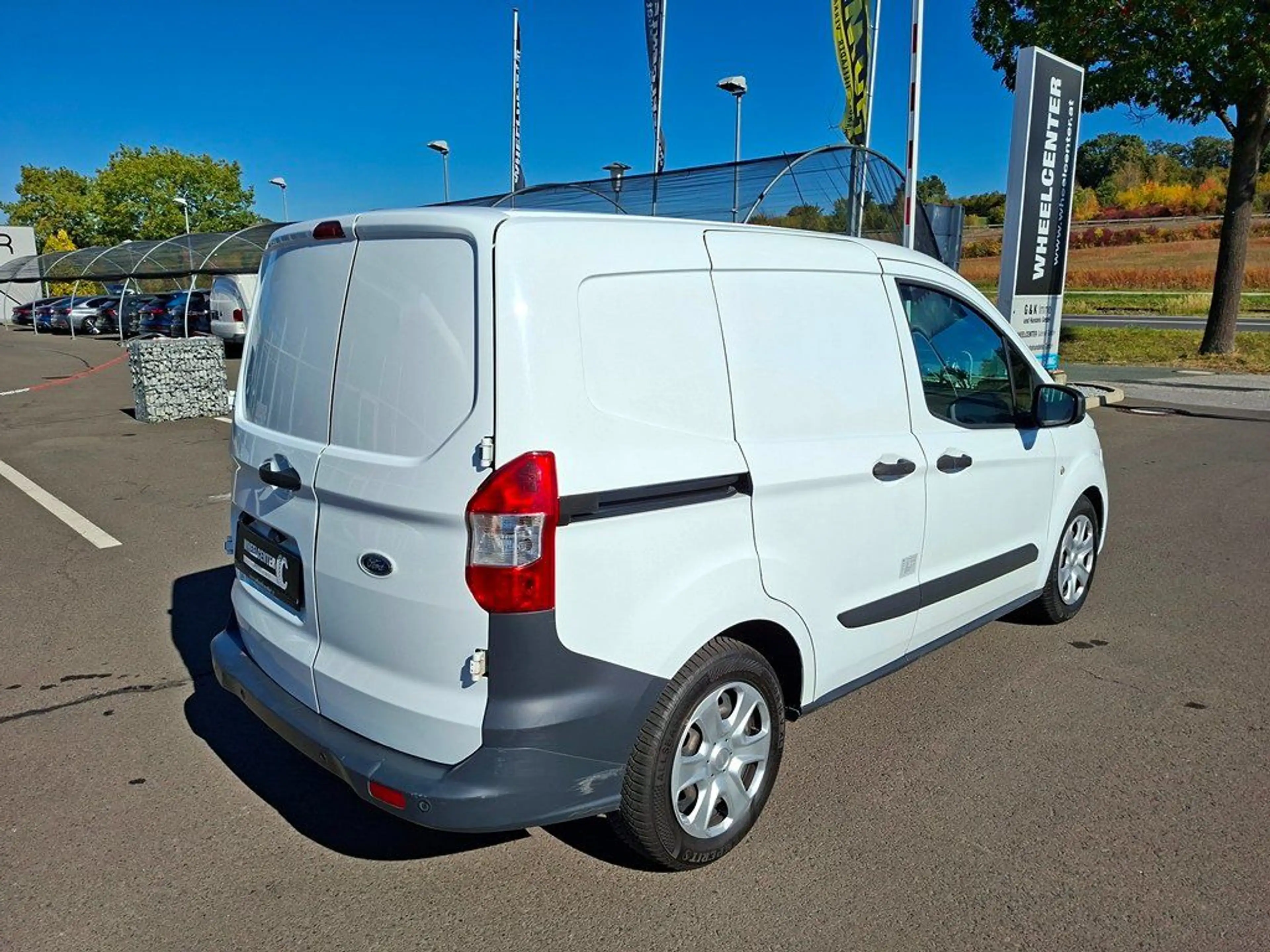 Ford Transit Courier 1.0 EcoBoost — photo 9