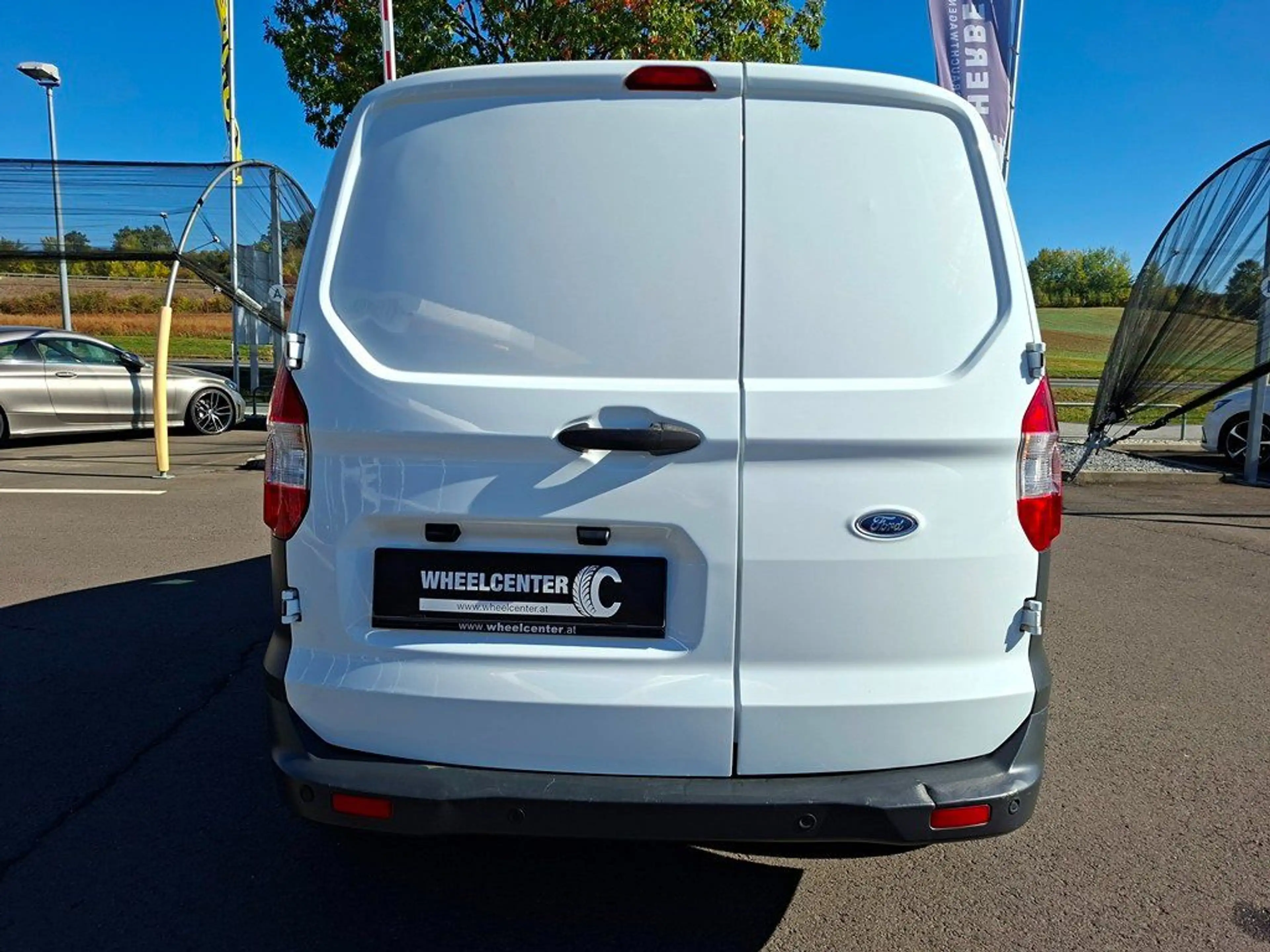 Ford Transit Courier 1.0 EcoBoost — photo 8