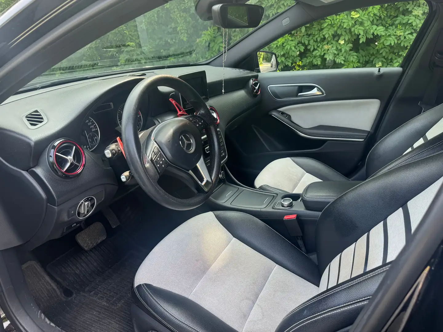Mercedes-Benz A 200 d 4MATIC Aut. - 1