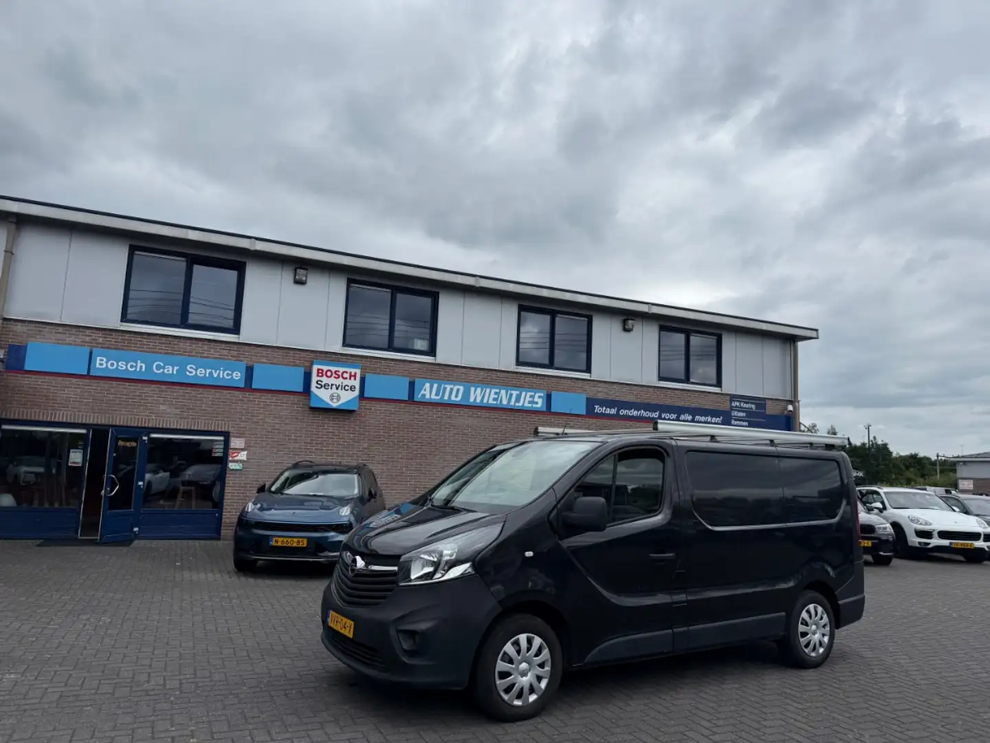 Opel Vivaro 1.6 CDTI 88kw | L1 Comfort 3-Pers | Airco | Navi Zwart - 2