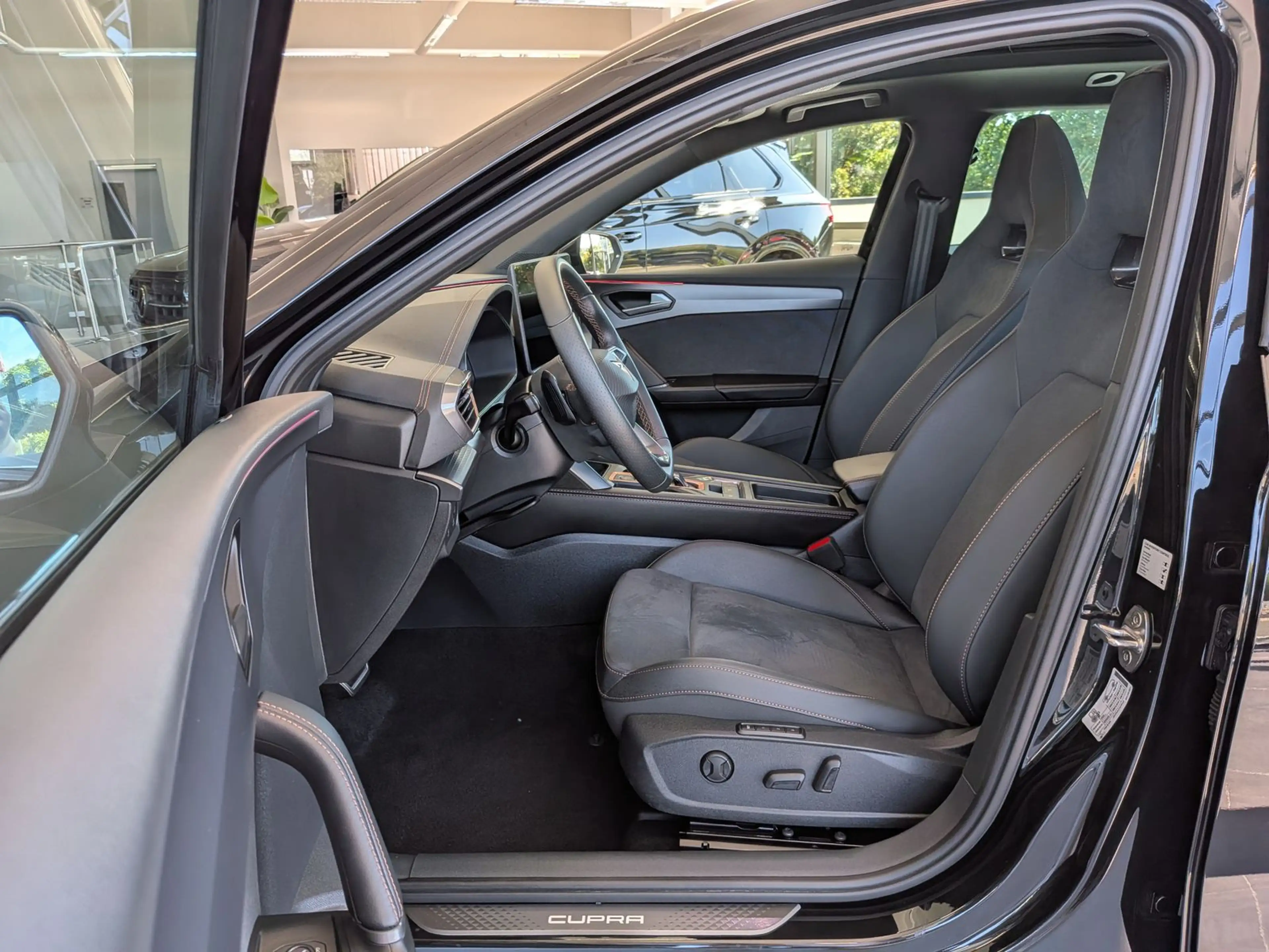 CUPRA Leon 1.5 eTSI Dynamic-Edge-Paket Pano Cam AHK 18 — photo 14