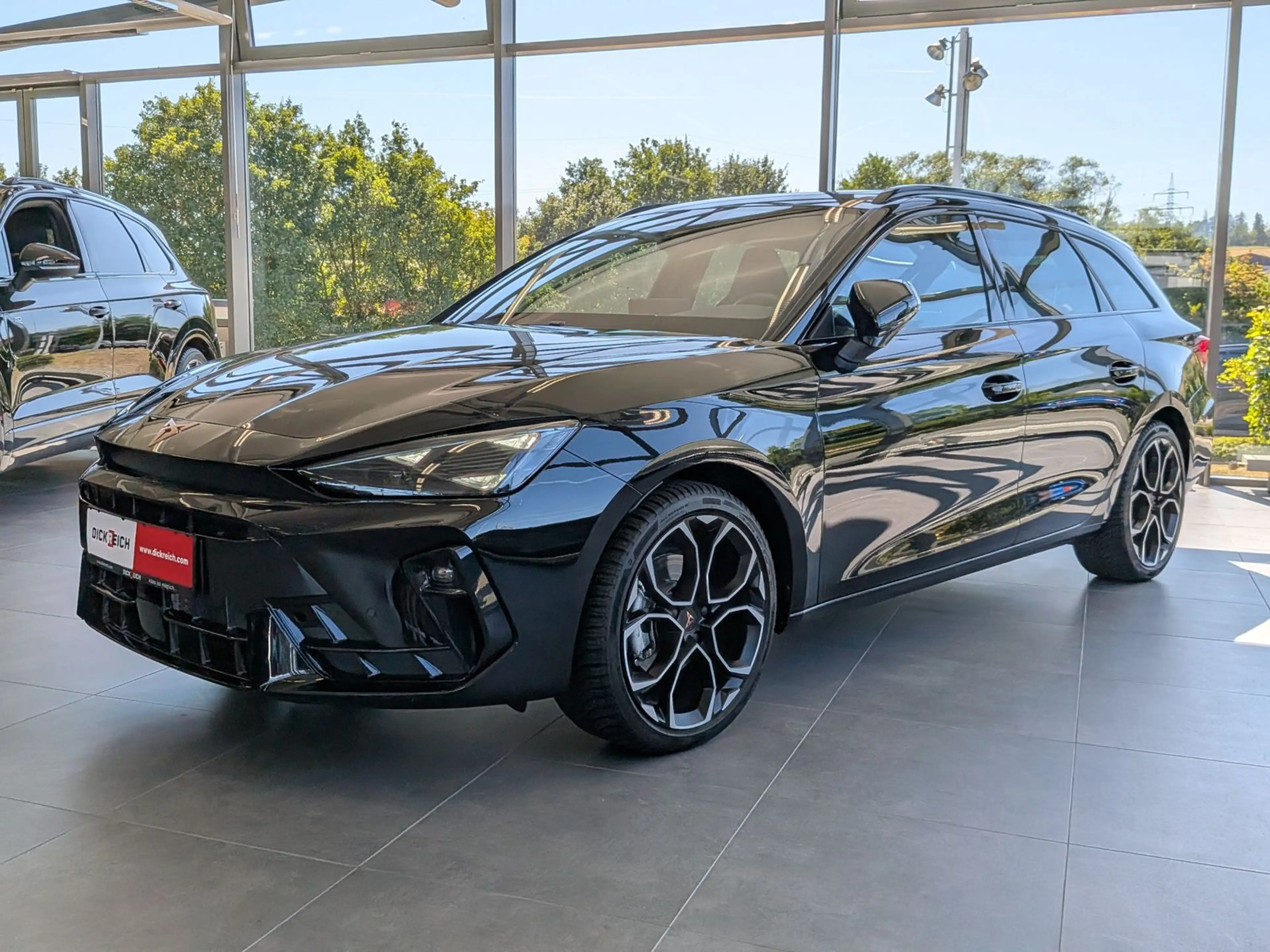 CUPRA Leon 1.5 eTSI Dynamic-Edge-Paket Pano Cam AHK 18 — photo 4