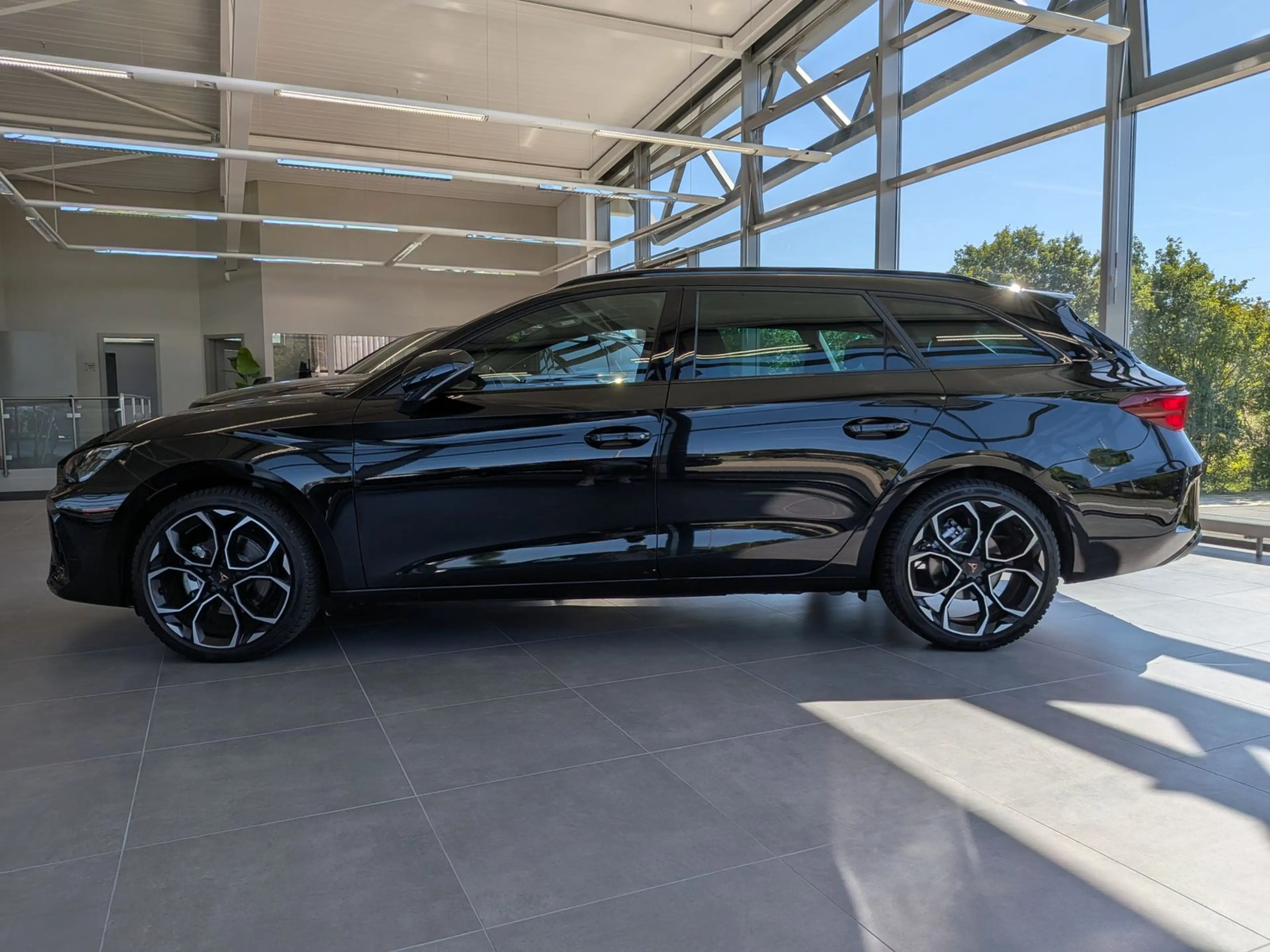 CUPRA Leon 1.5 eTSI Dynamic-Edge-Paket Pano Cam AHK 18 — photo 5