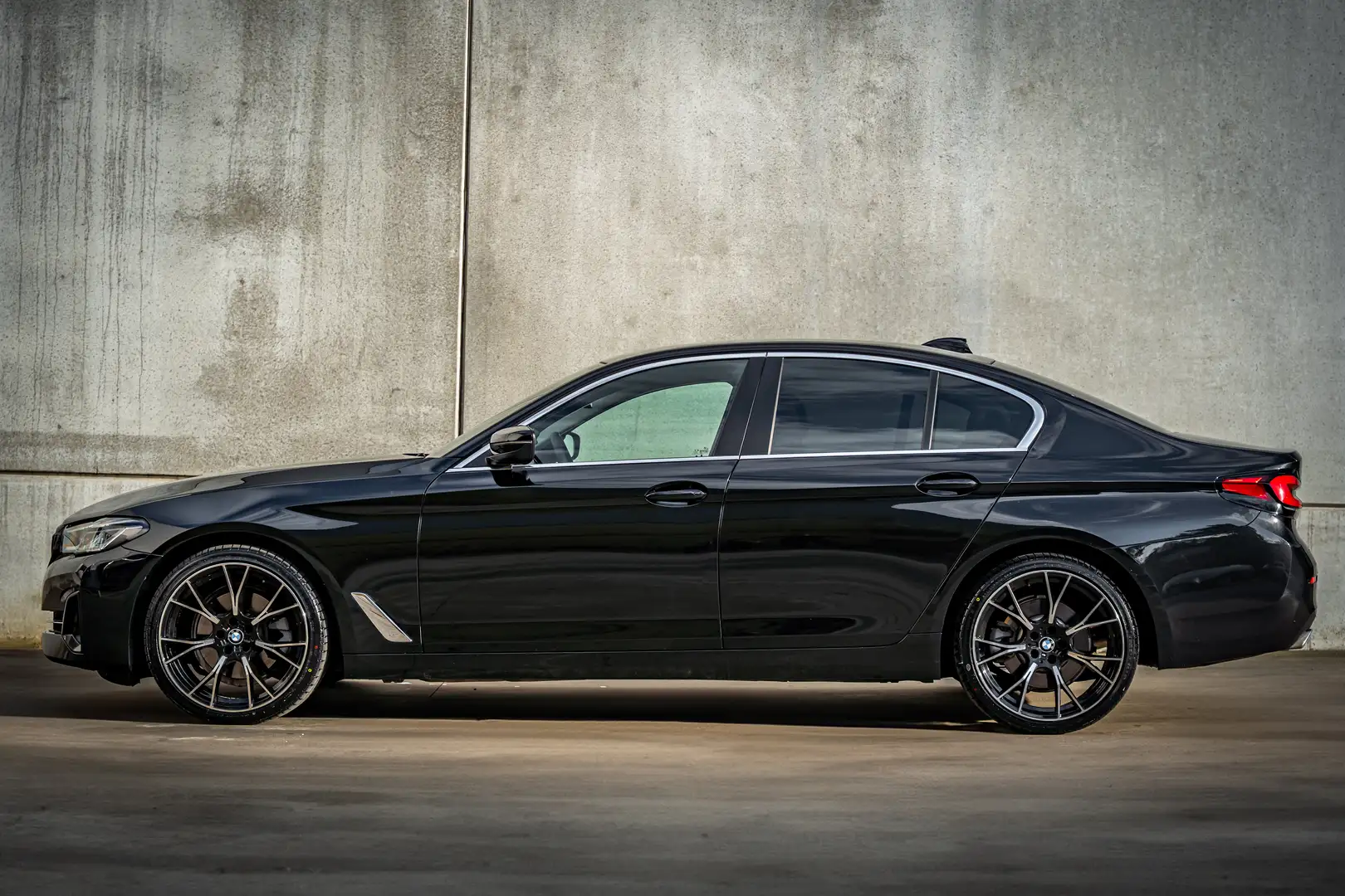 BMW 518 M-PACKLOOK Negro - 2