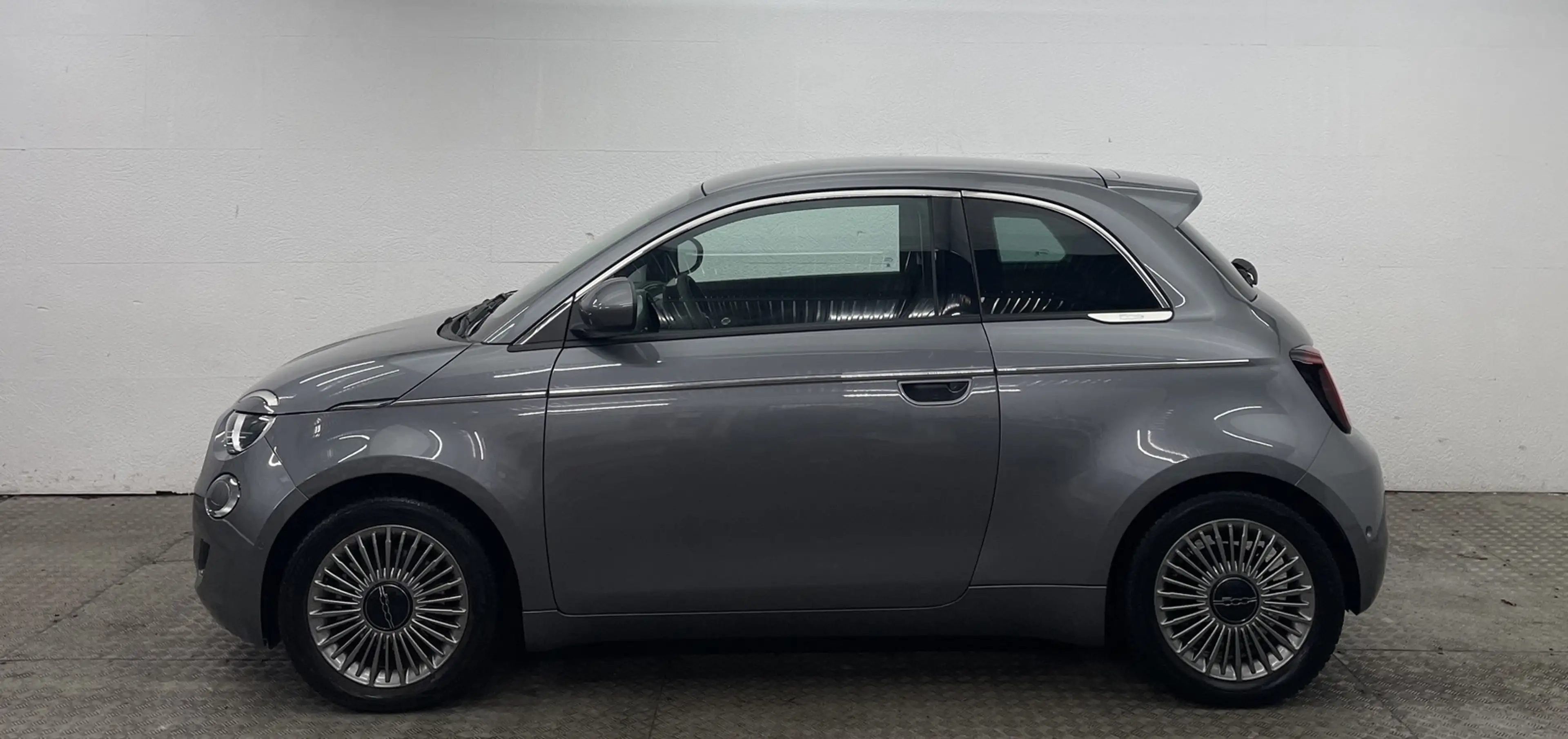 Fiat 500e 42KWH STYLE+KOMFORT+KAMERA+SITZHEIZUNG+ — photo 2