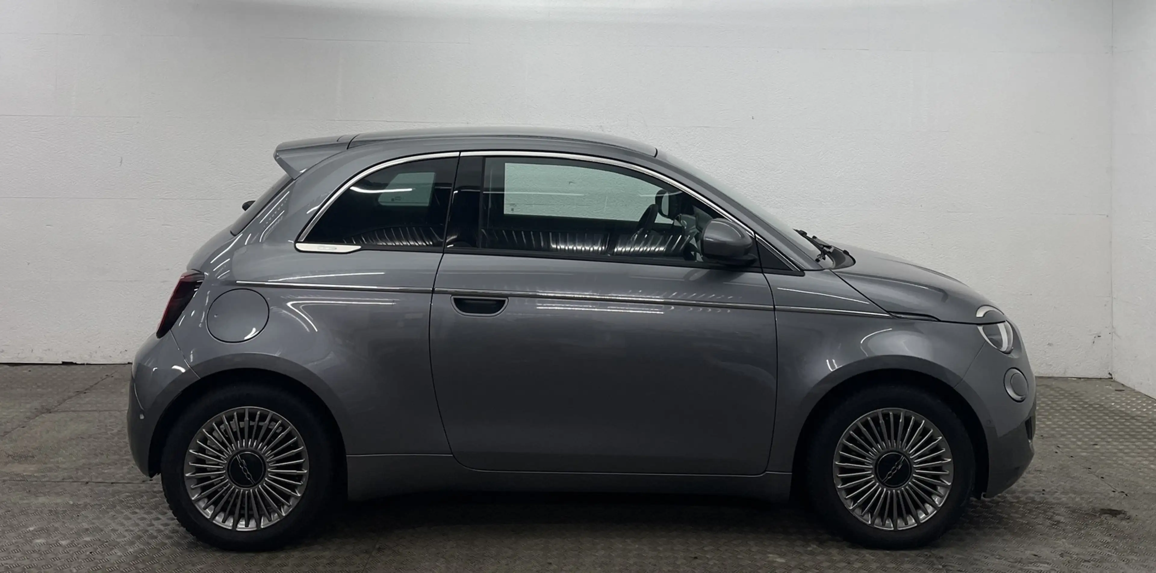 Fiat 500e 42KWH STYLE+KOMFORT+KAMERA+SITZHEIZUNG+ — photo 5