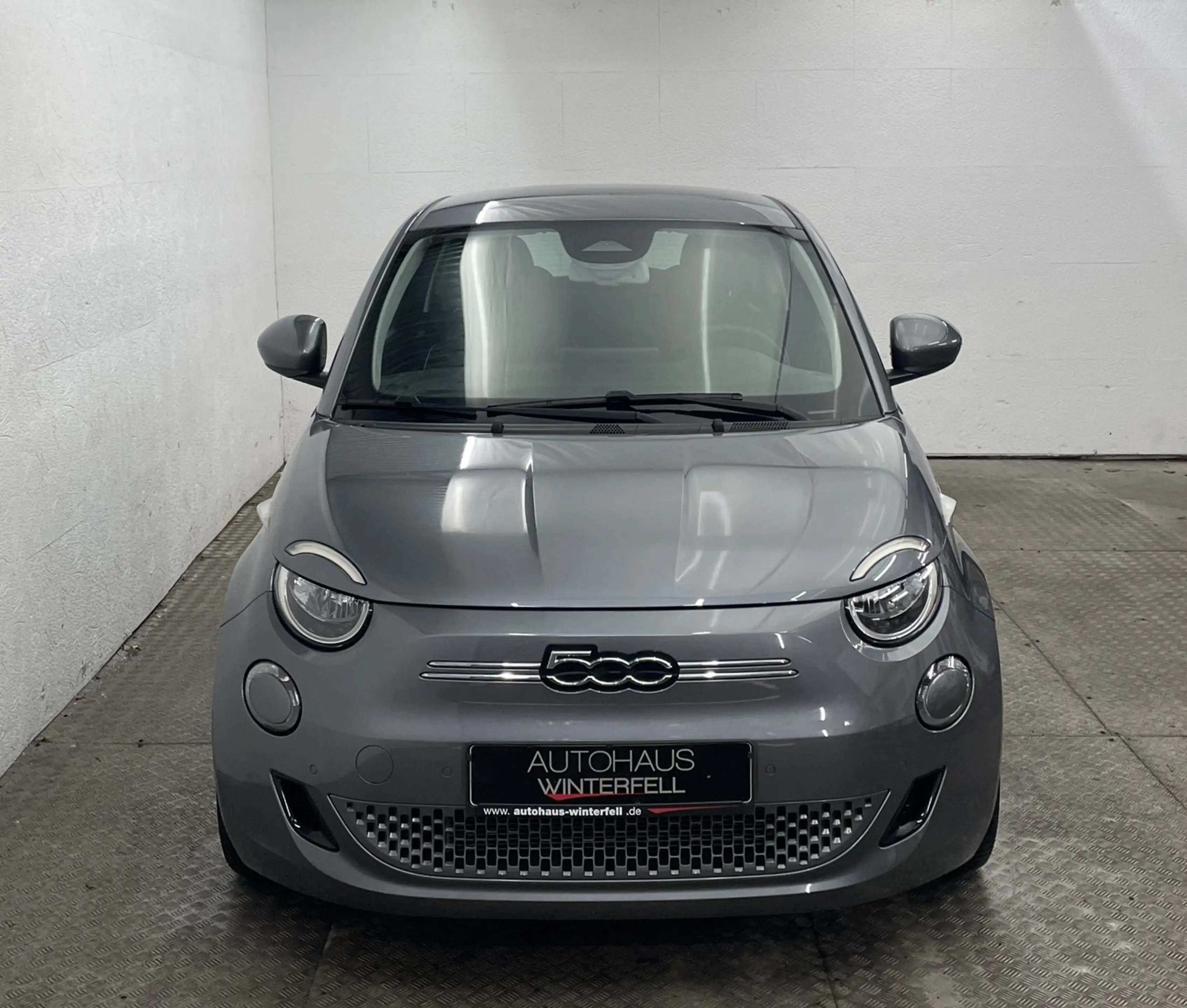 Fiat 500e 42KWH STYLE+KOMFORT+KAMERA+SITZHEIZUNG+ — photo 6