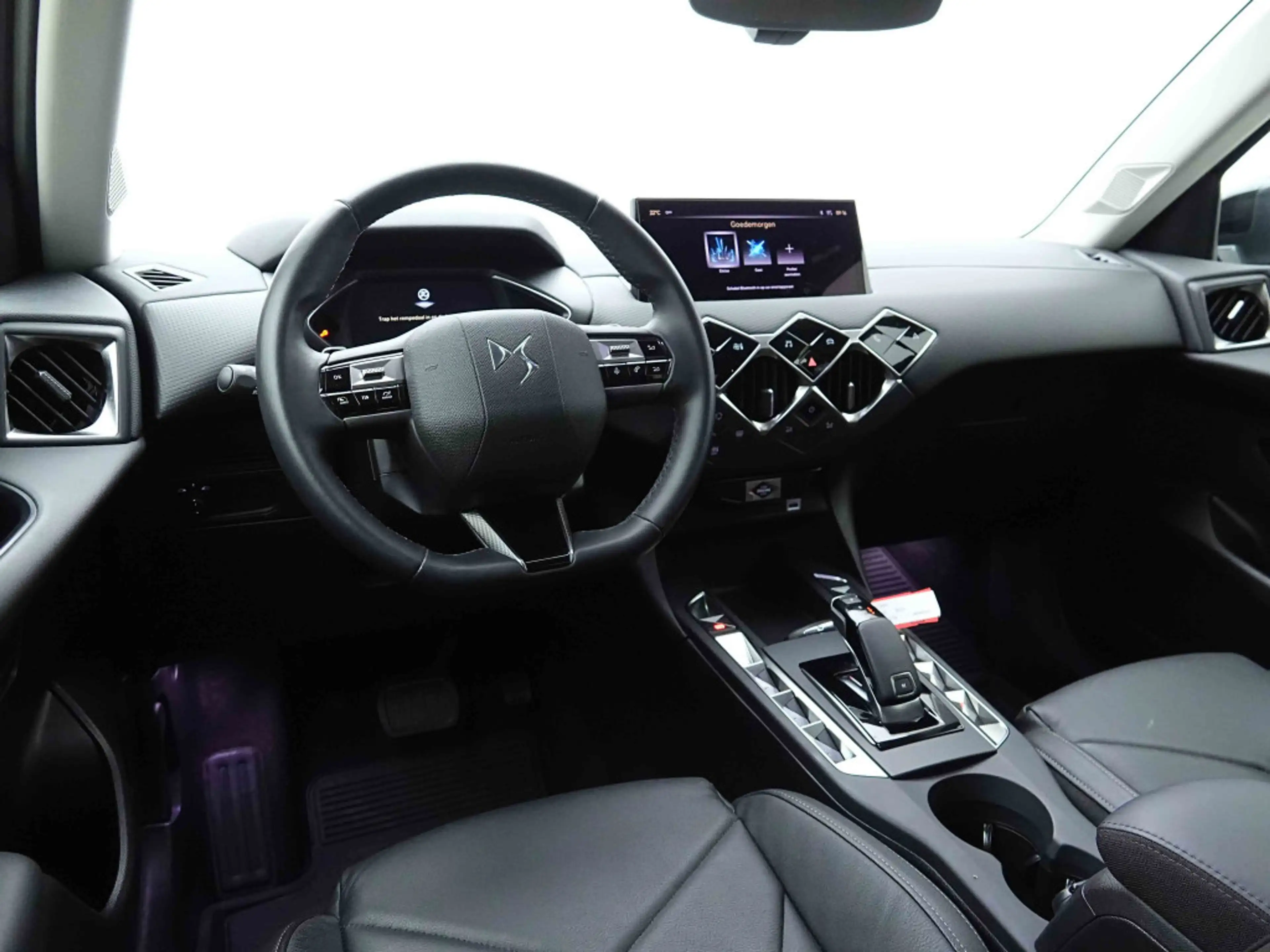 DS Automobiles DS 3 1.2 T AUT 130 Rivoli | Leather | GPS | Alu18 — photo 8