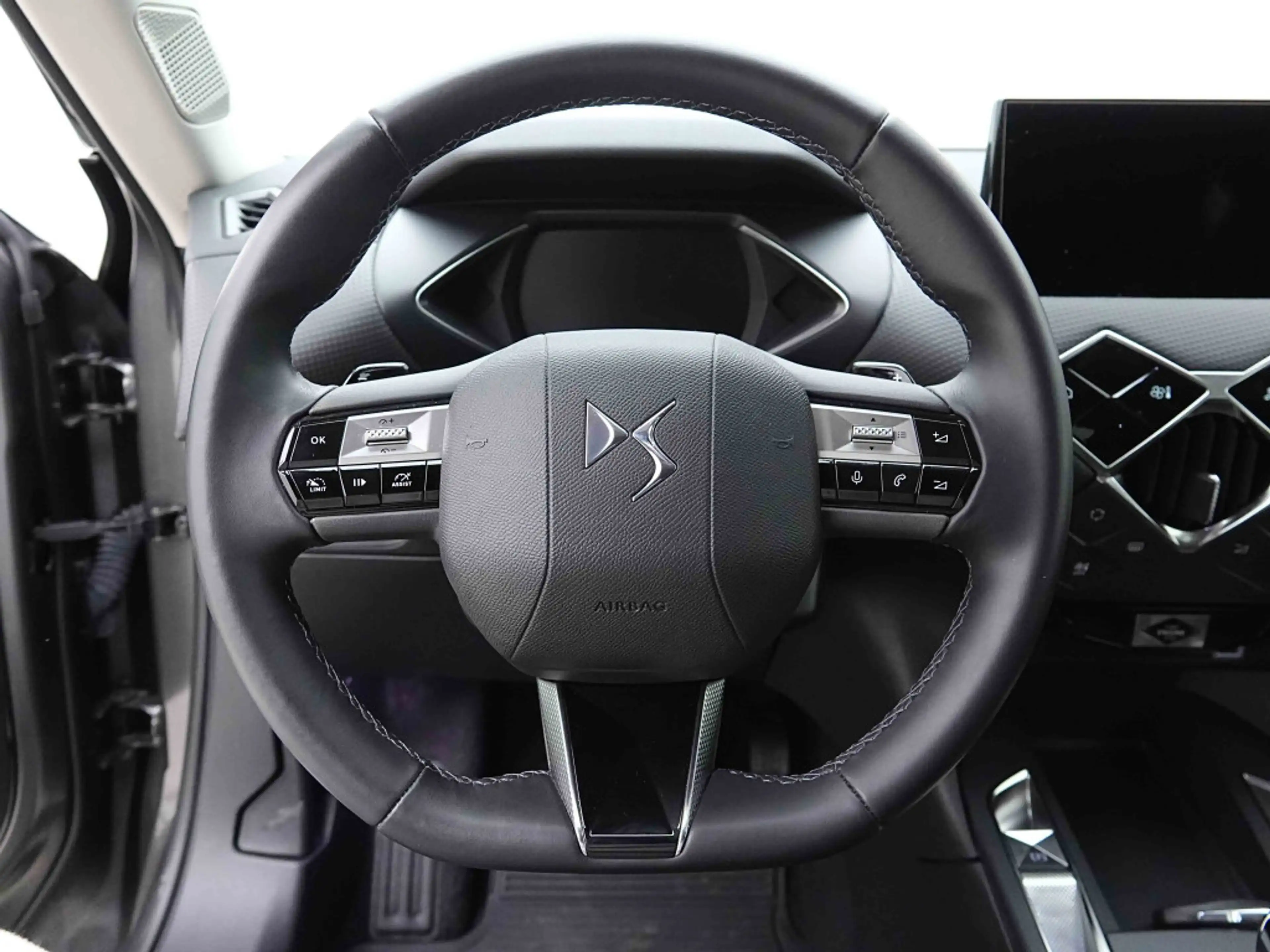 DS Automobiles DS 3 1.2 T AUT 130 Rivoli | Leather | GPS | Alu18 — photo 9