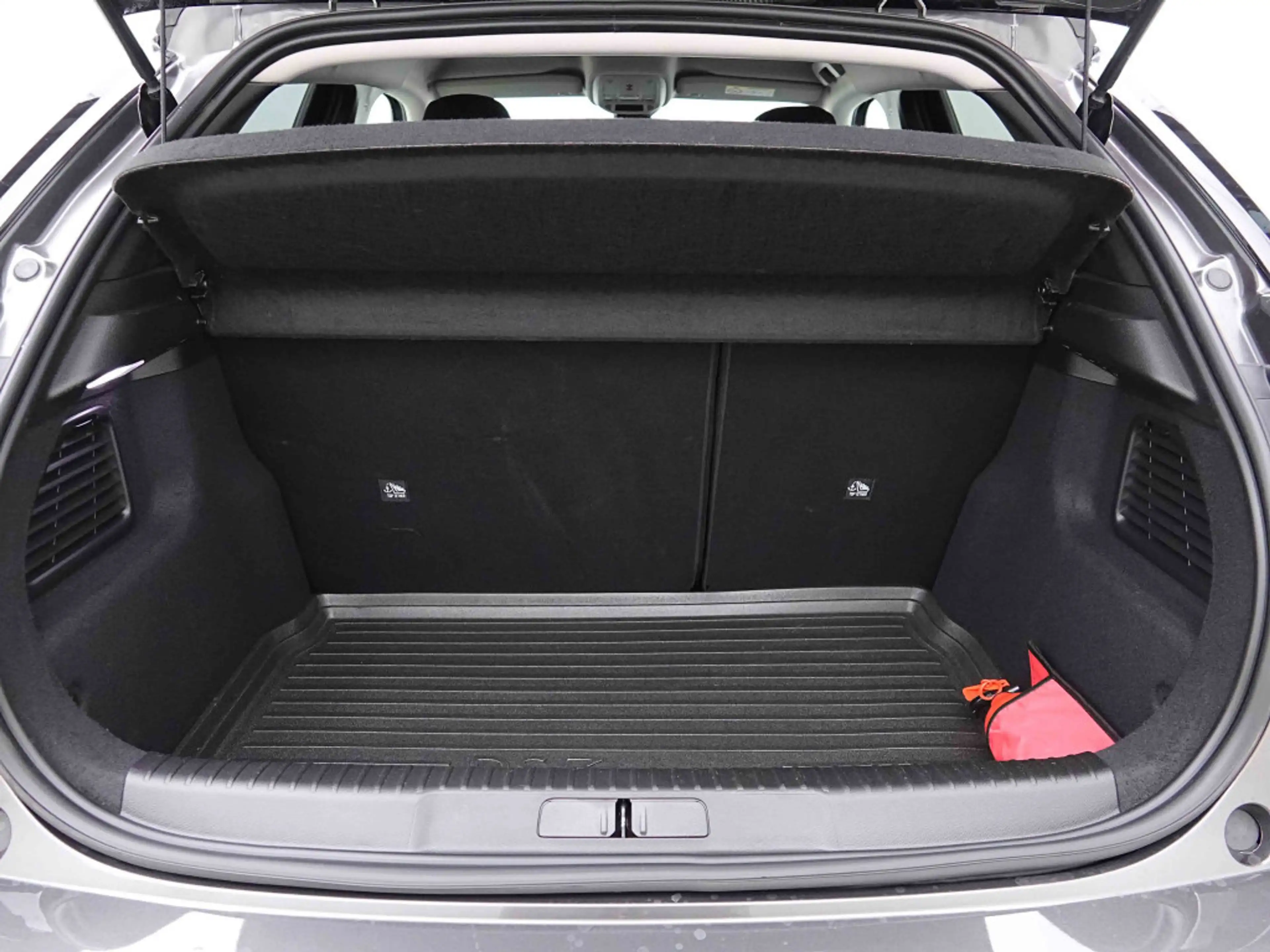 DS Automobiles DS 3 1.2 T AUT 130 Rivoli | Leather | GPS | Alu18 — photo 6