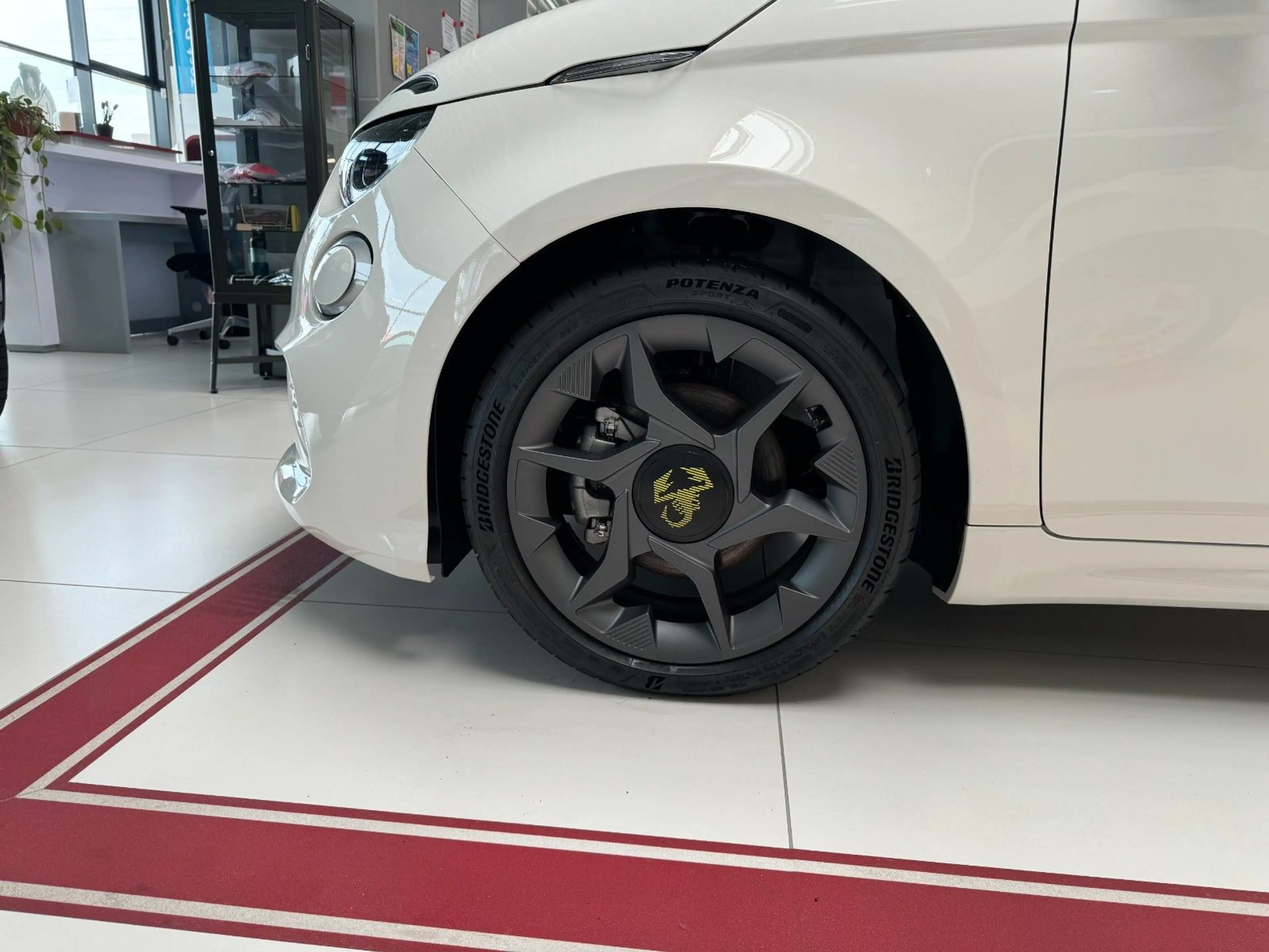 Abarth 500 e Abarth — photo 15