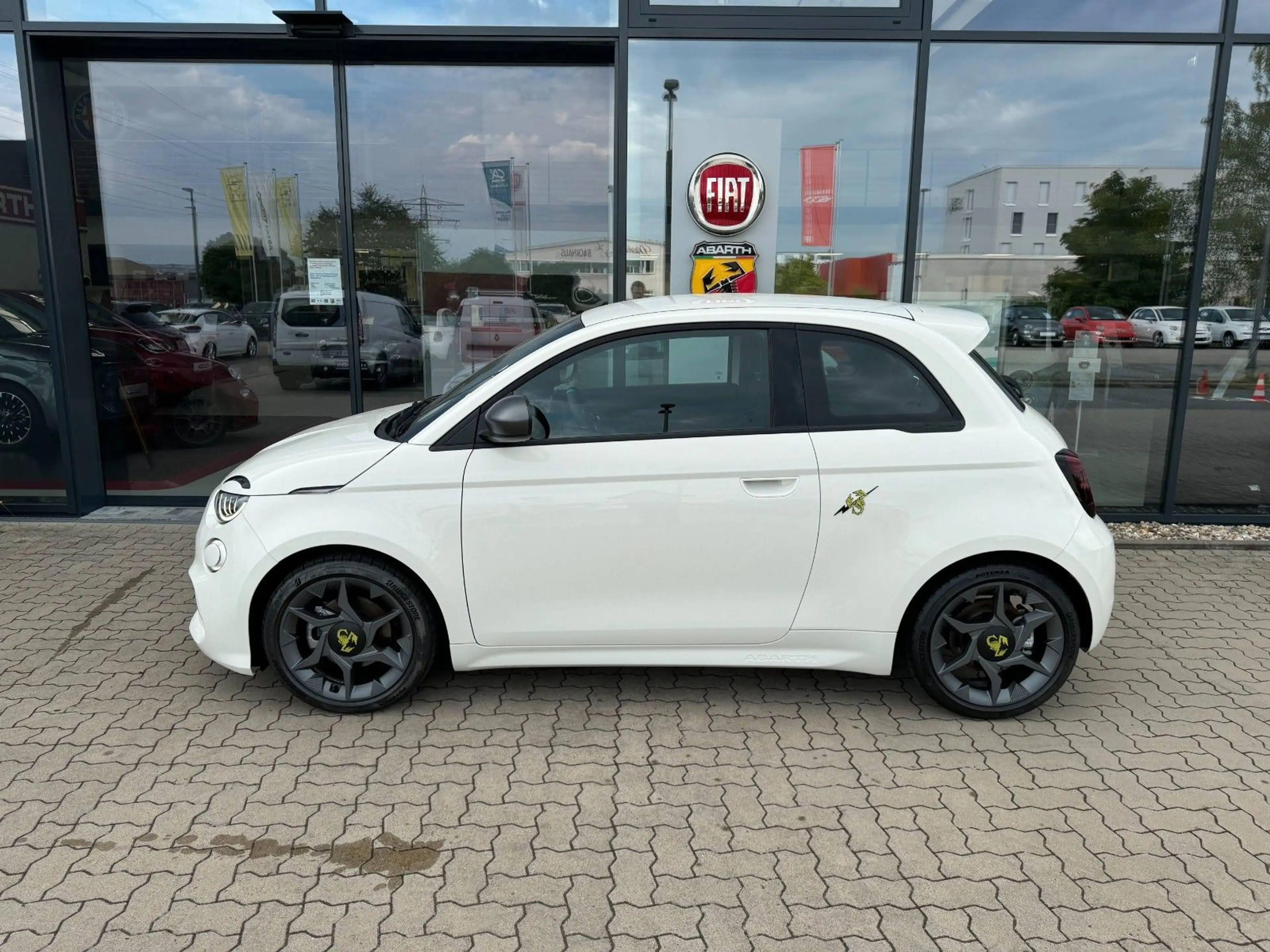 Abarth 500 e Abarth — photo 3