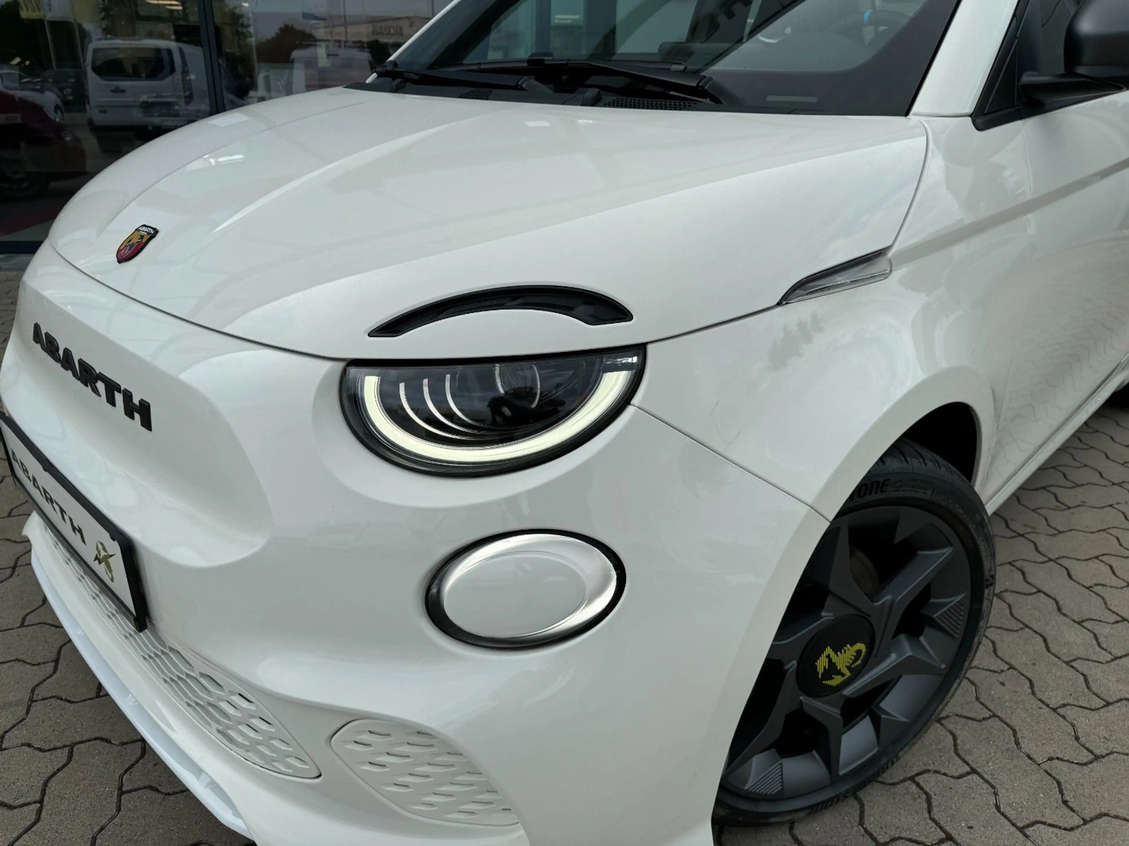 Abarth 500 e Abarth — photo 14