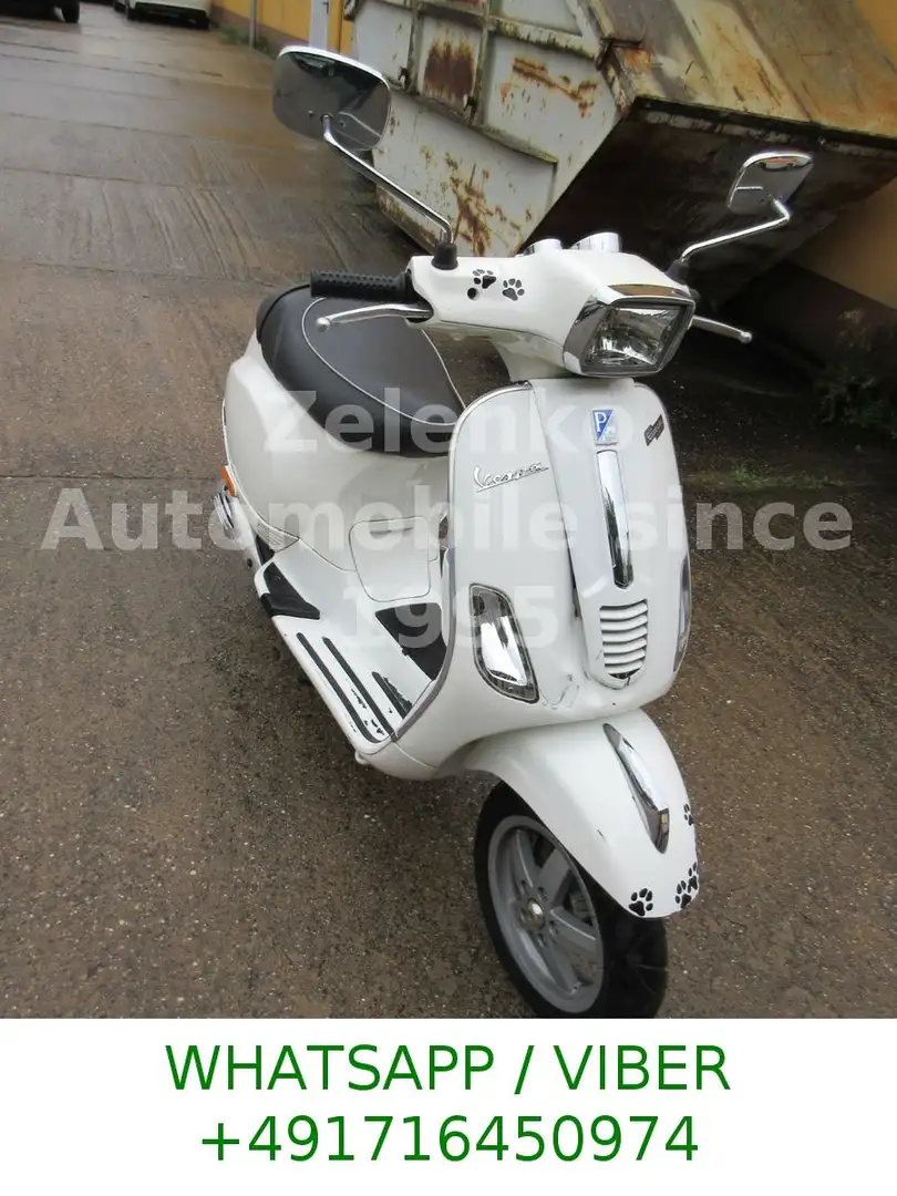 Vespa S 50 2008 2-Takt Unfall fährt auf Hof Blanc - 1