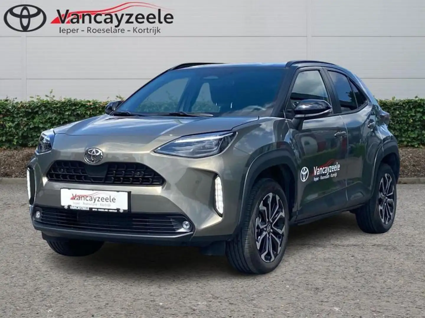 Toyota Yaris Cross Dynamic Plus bi-tone+Executive Brons - 1