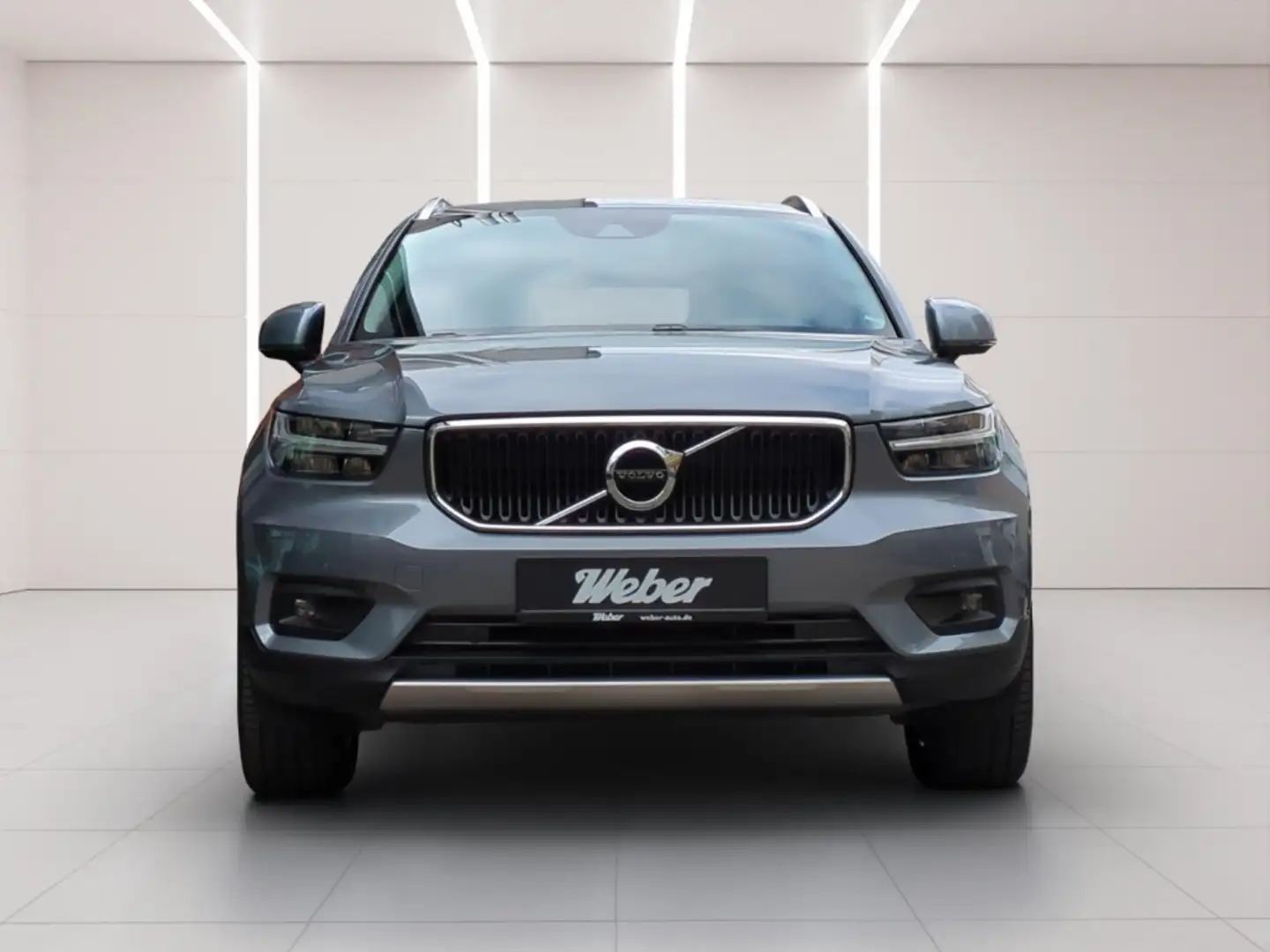 Volvo XC40 T4 AWD Momentum *Navi*Kamera*HarmanK*Keyless* Grau - 2