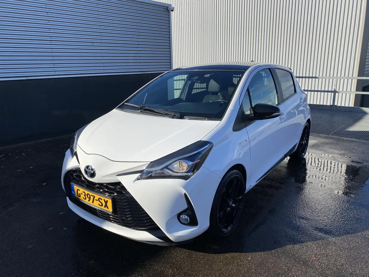 Toyota Yaris 1.5 Hybrid GR-Sport Nieuw geleverd, 1e eign. Deale Blanc - 2