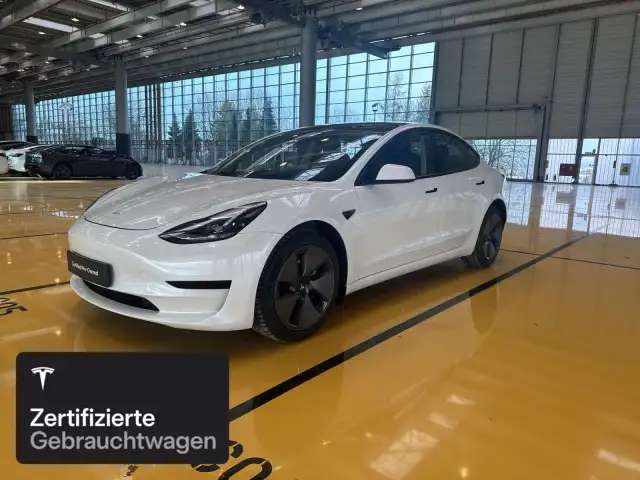 Tesla Model 3 Rear-Wheel Drive