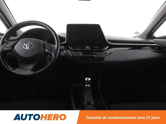 Toyota C-HR view 12