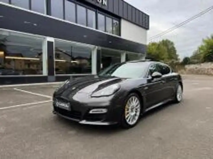 Porsche Panamera Turbo 2011