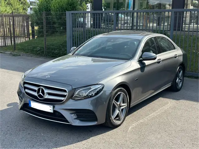 Mercedes-Benz E 300