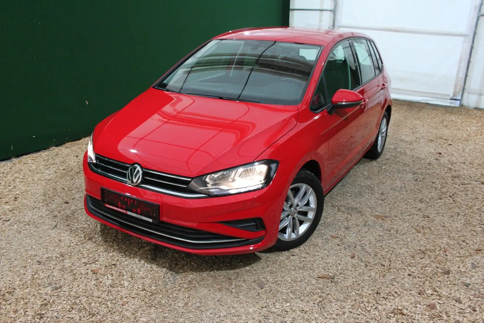 Volkswagen Golf Sportsvan 1.6 TDi/ PDC/SHZ- NUR 26 tkm!!! Czerwony - 2
