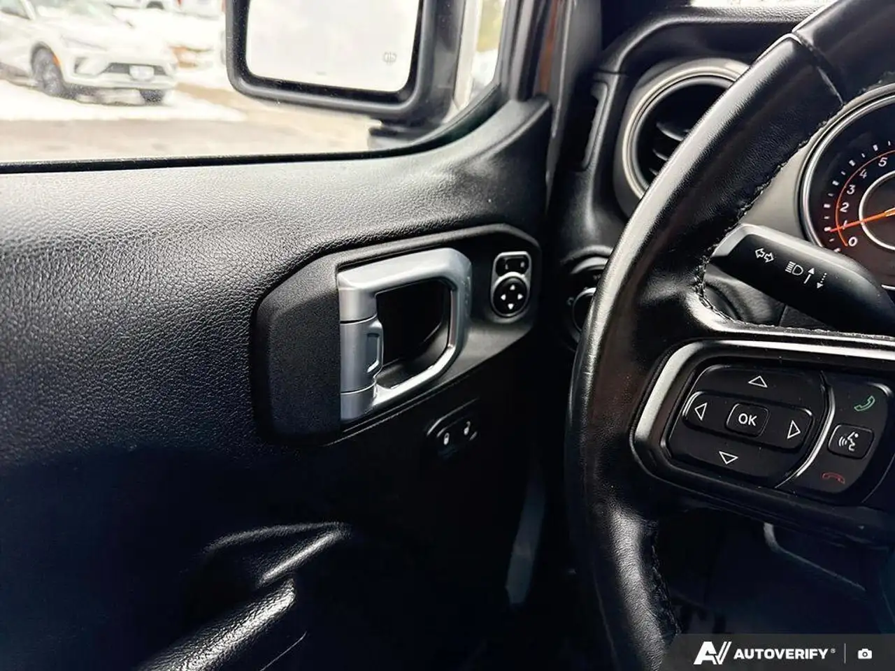 Jeep Wrangler снимка Jeep Wrangler