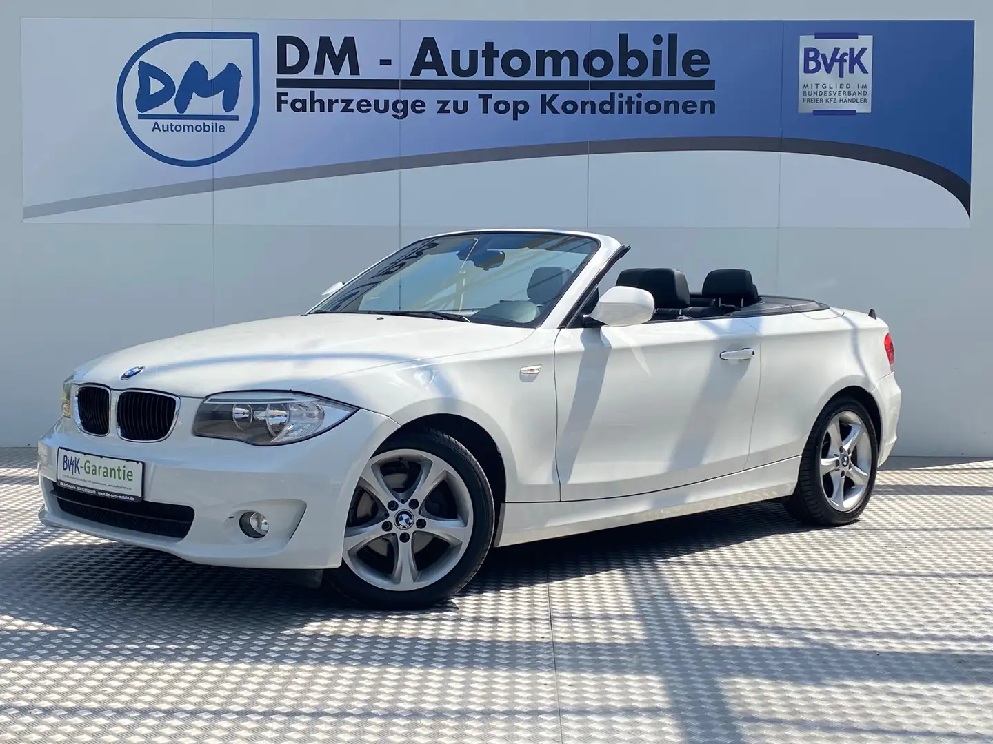 BMW 118 LEDER 17LM KLIMAAUTO SHZ PDC ADVANTAGEPACKET White - 1