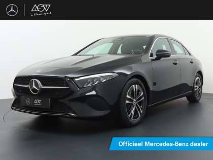 Mercedes-Benz A 180 Star Edition Luxury Line | Voorstoelen Verwarmd |