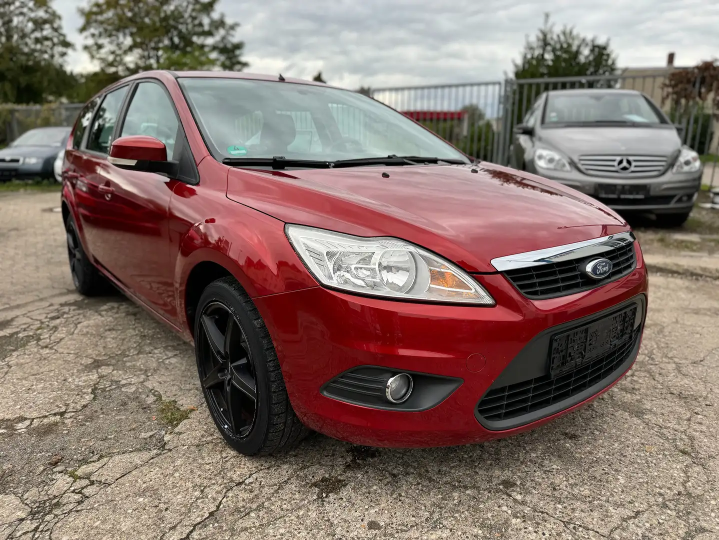 Ford Focus Turnier 1.6 16V Style/ TÜV NEU Rot - 1